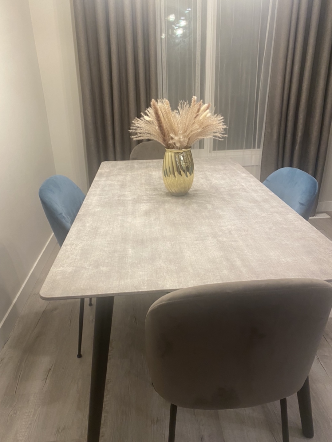 Dining Table Set - 4 Velvet Chairs