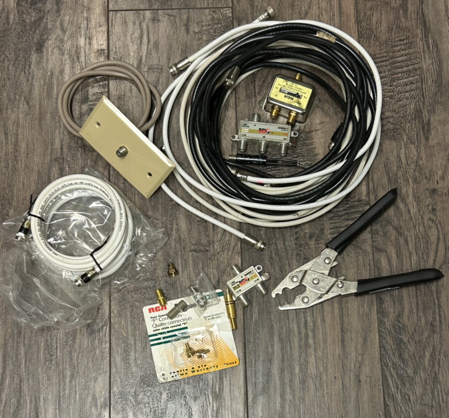 Cable TV Kit with Coaxial Cables, Splitters, and Connectors