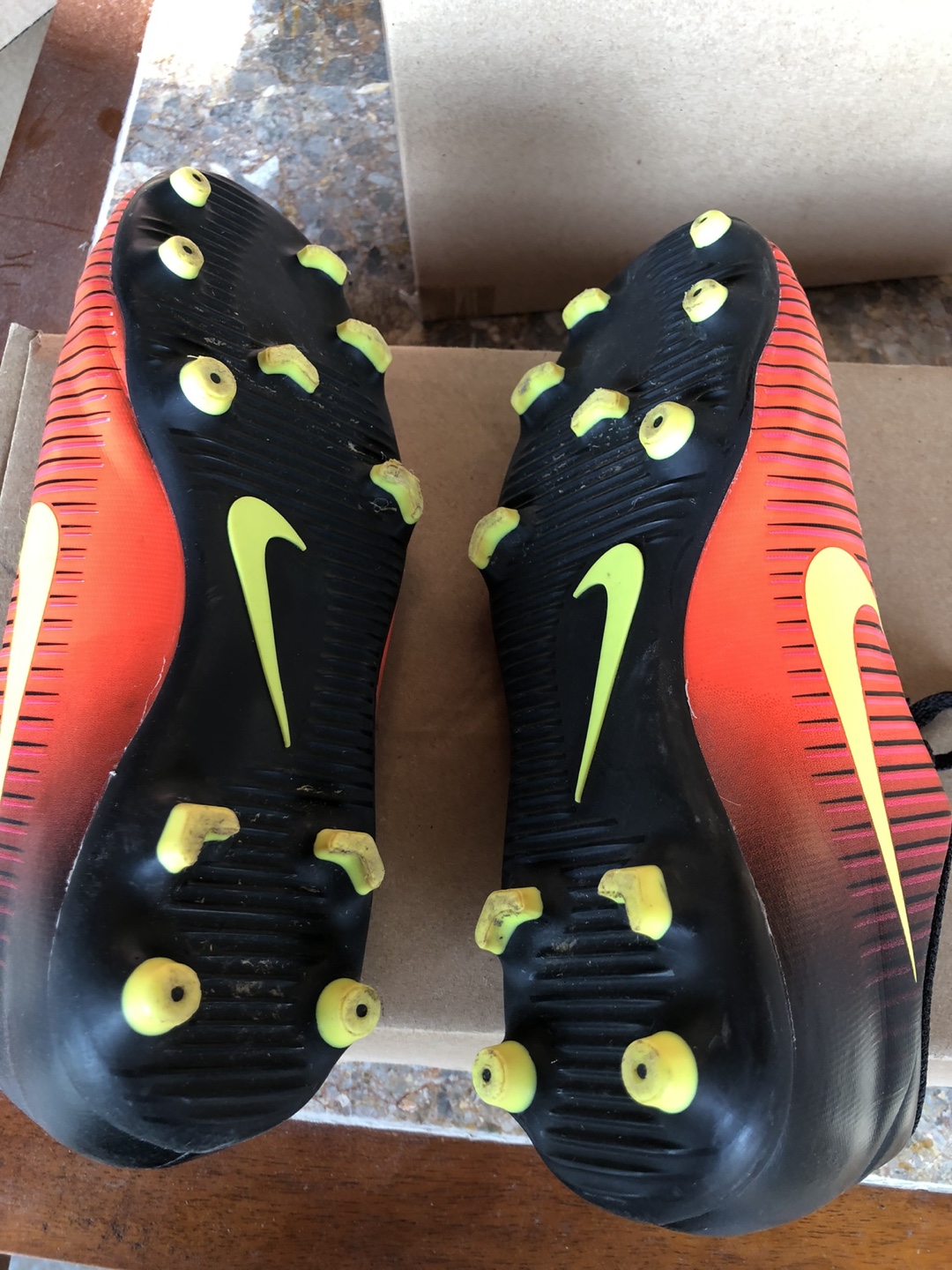 NIKE YOUTH SOCCER CLEATS - photo 2