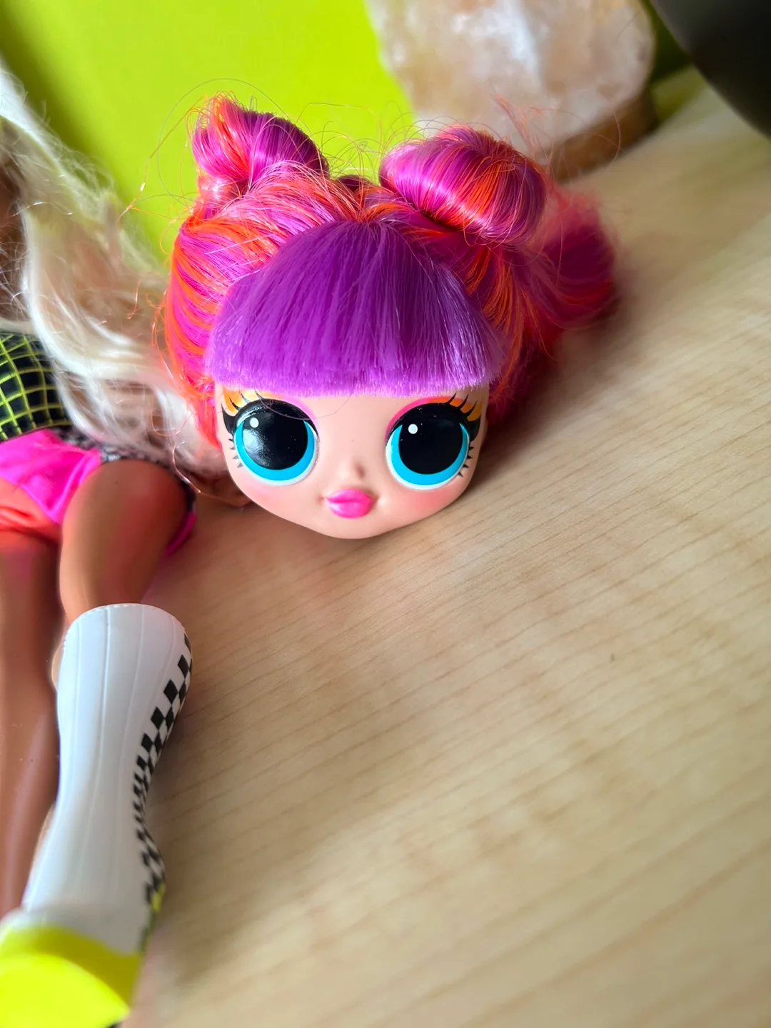 LOL Surprise! OMG Doll with extra head image indicator(2)