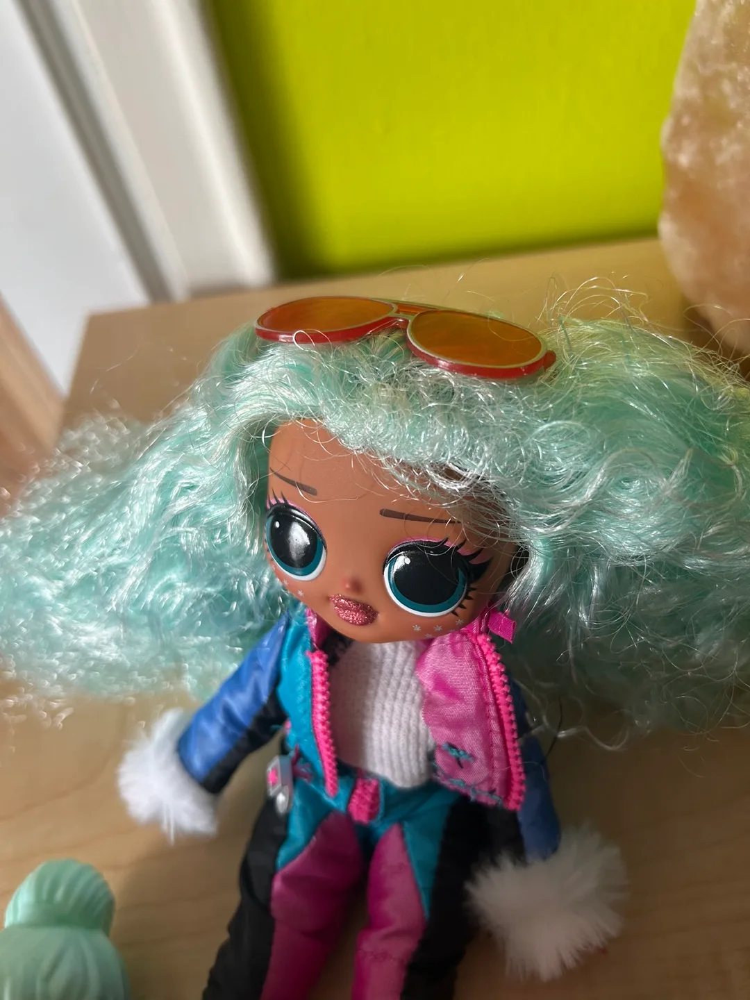 LOL OMG Winter Doll Icy Gurl & Lil Sister Set 1 image indicator(5)