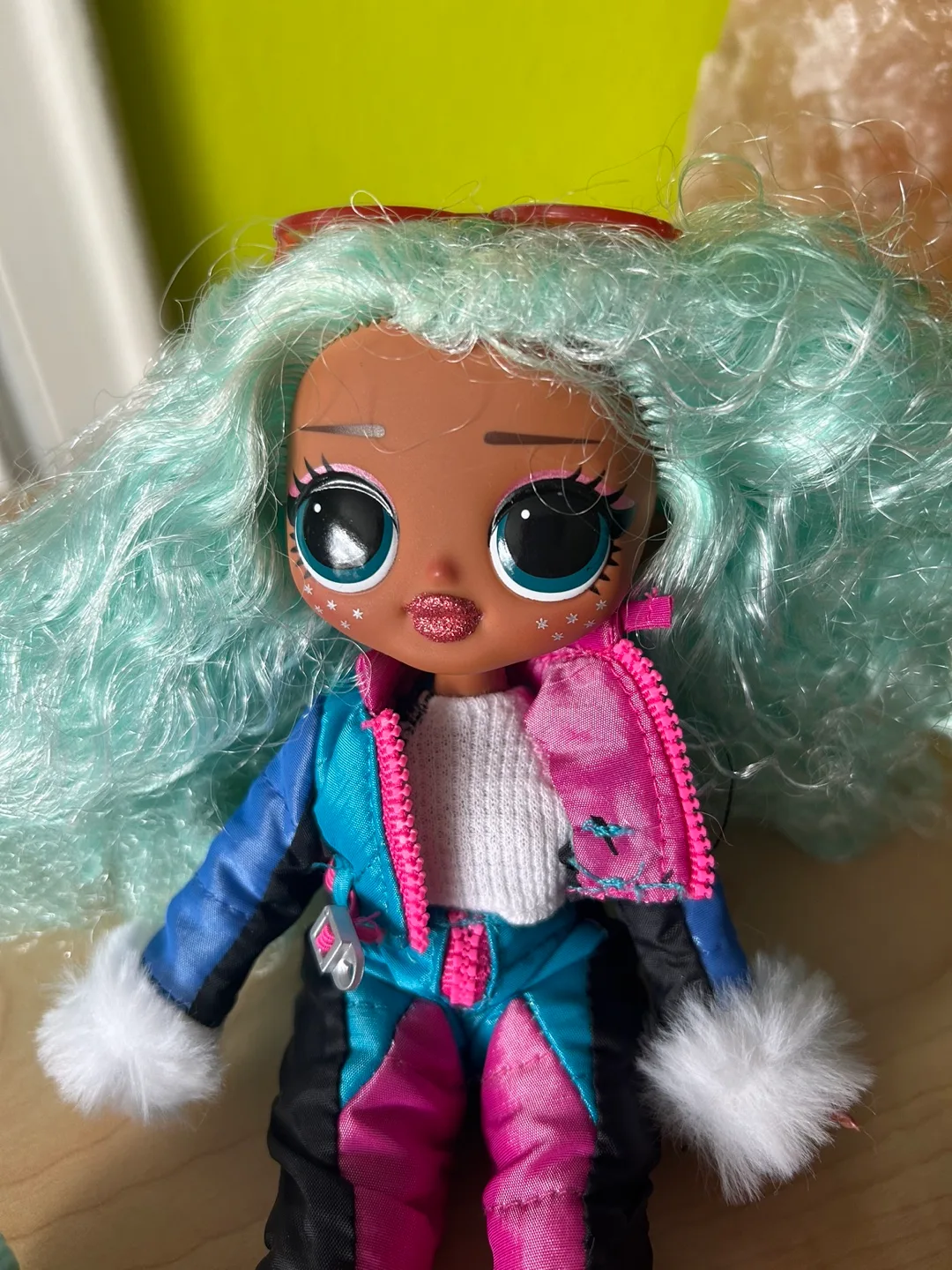 LOL OMG Winter Doll Icy Gurl & Lil Sister Set 1 image indicator(3)