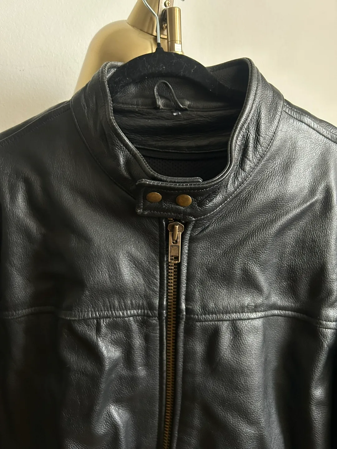 Men's Black Leather Motorcycle Jacket image indicator(3)