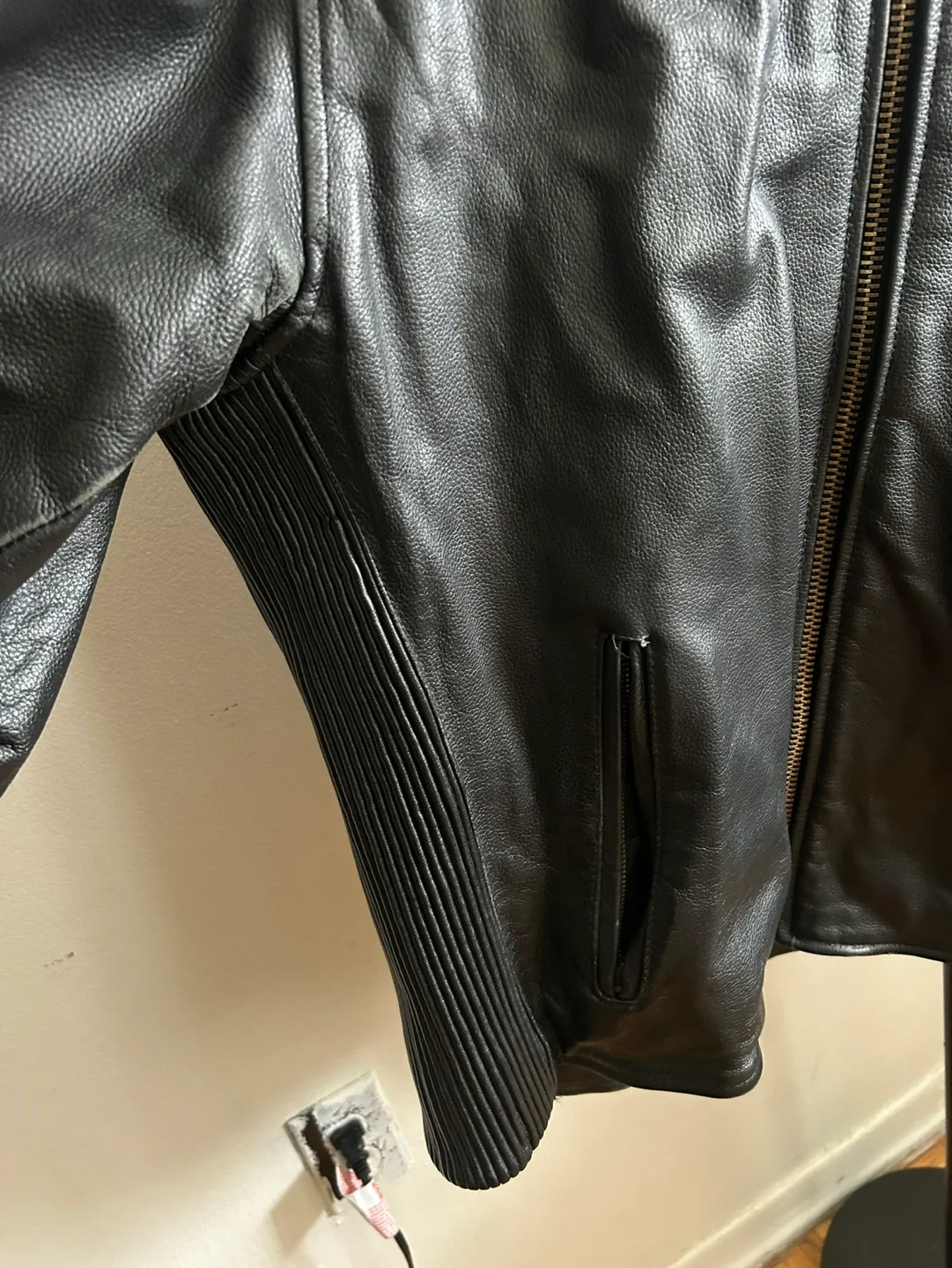 Men's Black Leather Motorcycle Jacket image indicator(4)