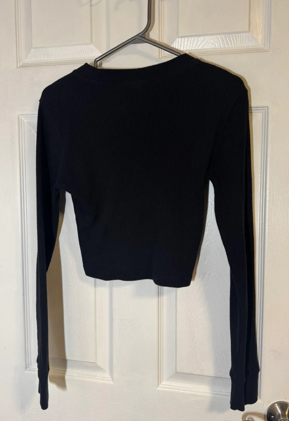 Black Tna Cropped Long Sleeve image indicator(2)
