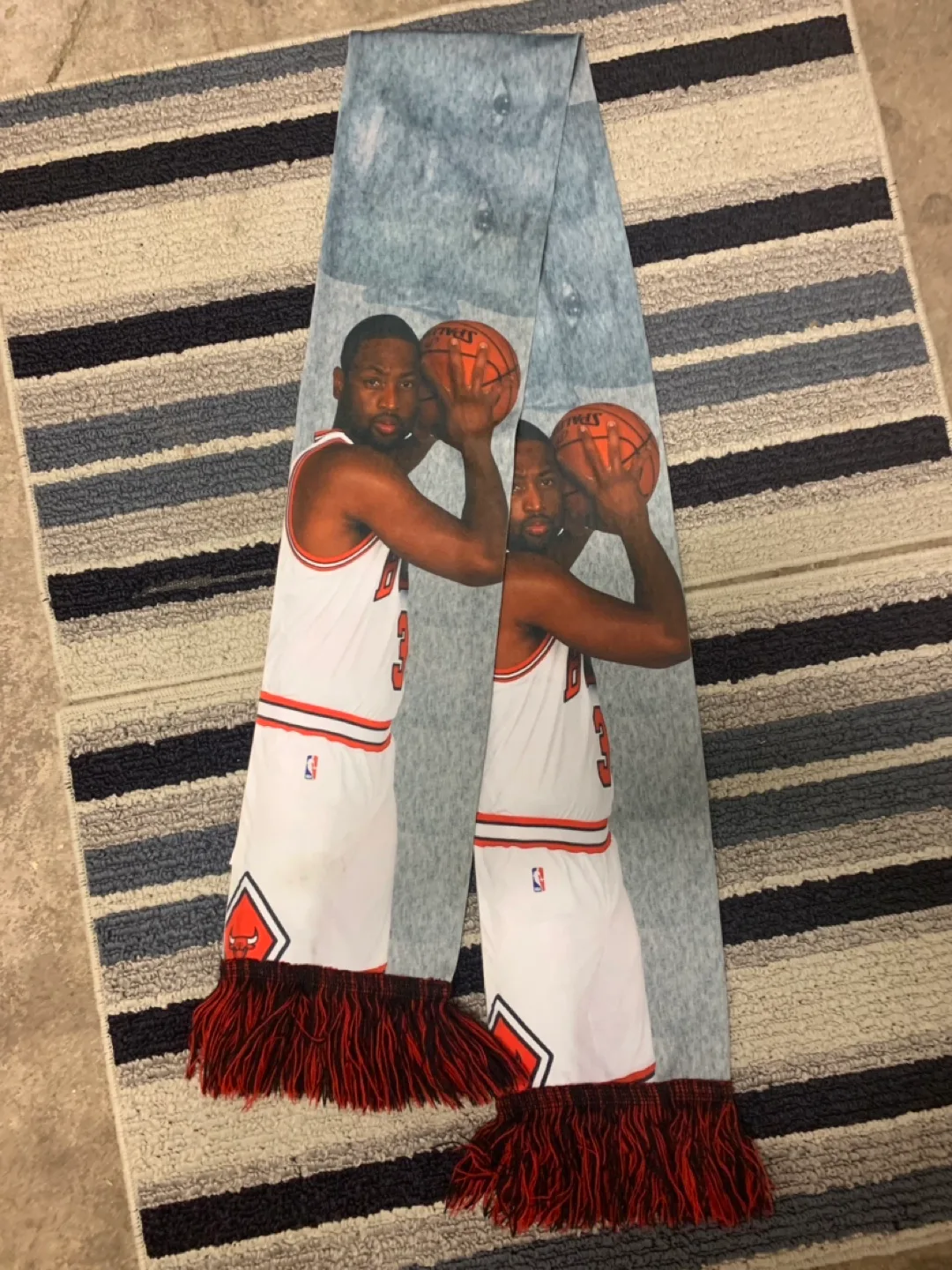 Limited Edition Dwayne Wade Scarf image indicator(2)