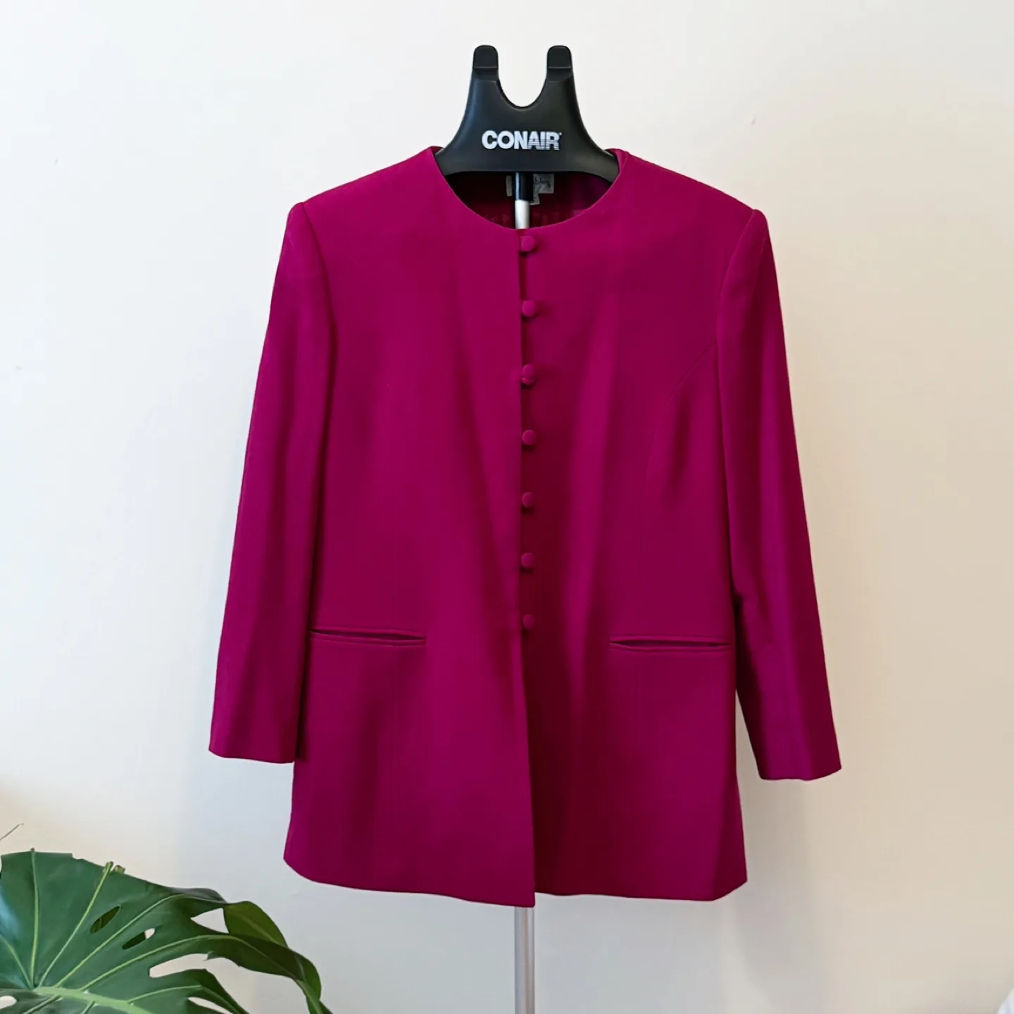 Vintage 100% Pure Virgin Wool Deep Pink Blazer image indicator(2)