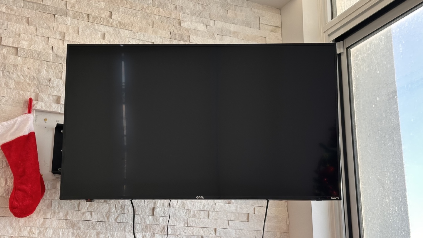 ONN. 40 inch Smart TV - photo 3