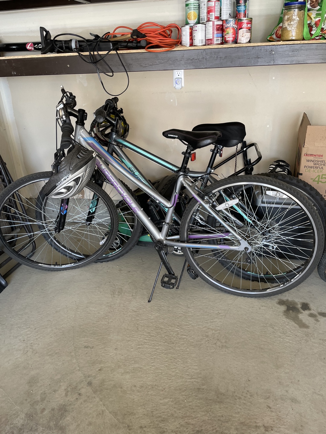 Supercycle Women's Hybrid Bike pickup west edgemont $50 each