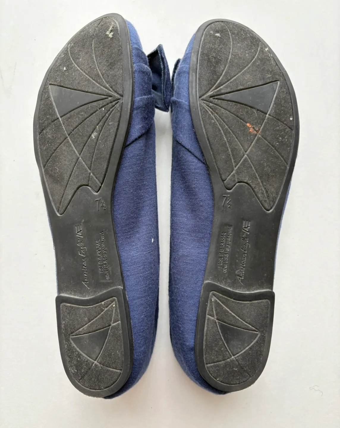 American Eagle Women's Navy Blue Bow Flats - Size 7 1/2 image indicator(3)