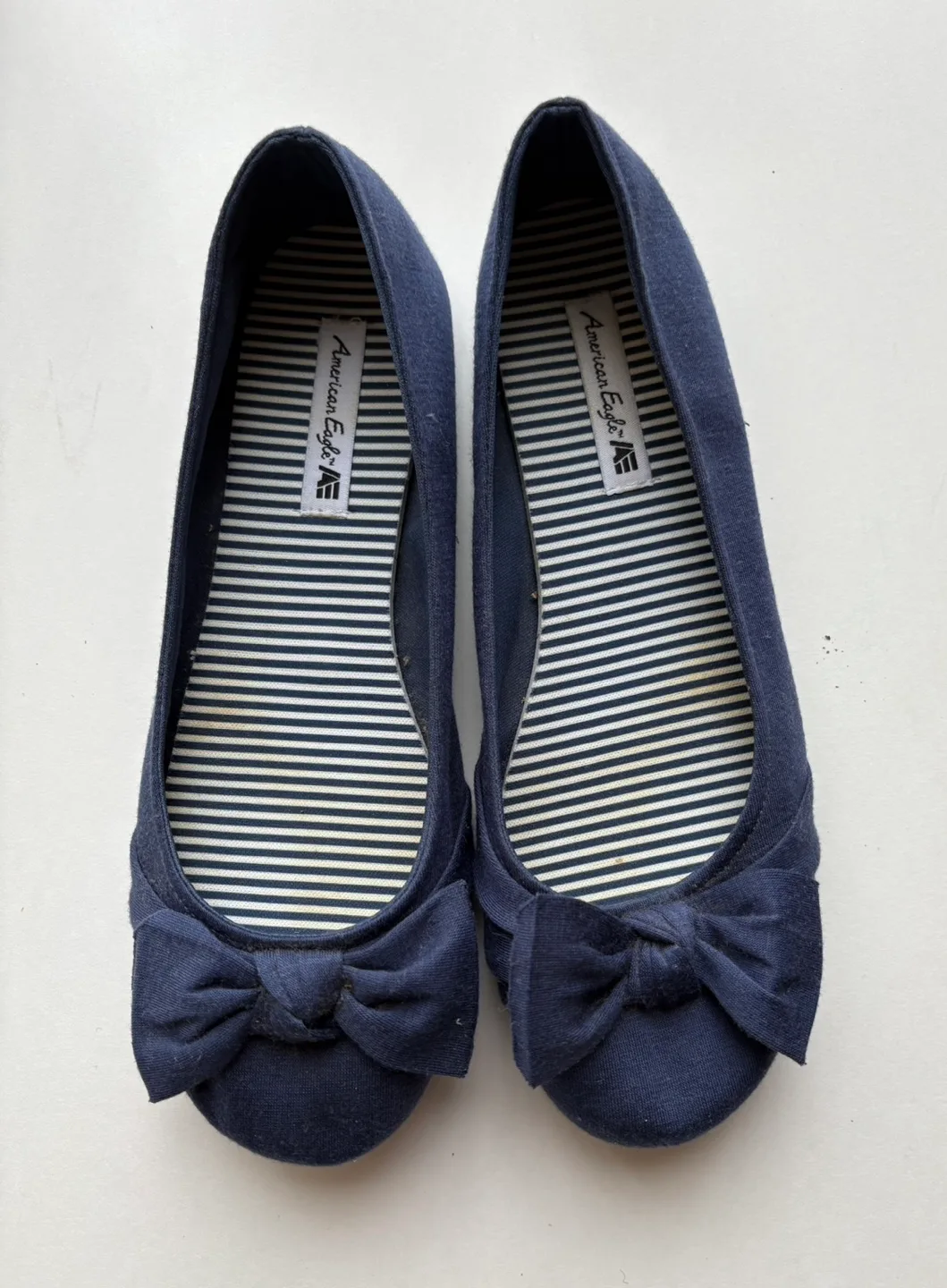 American Eagle Women's Navy Blue Bow Flats - Size 7 1/2 image indicator(2)