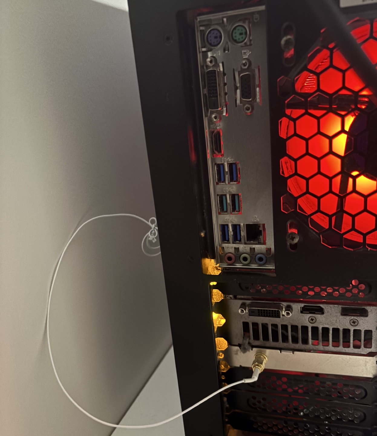 Custom Built Gaming PC - RGB Lighting - photo 4