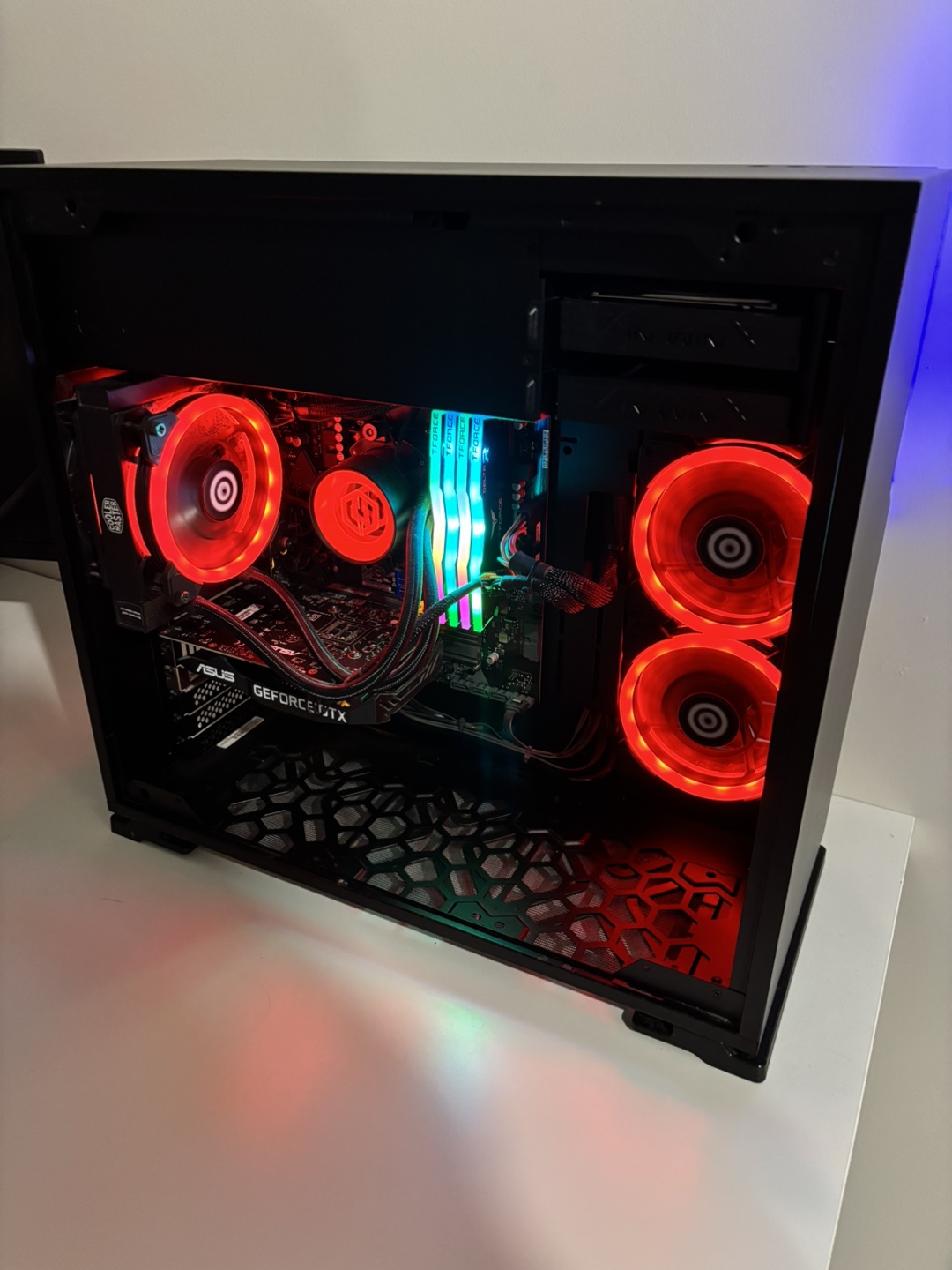 Custom Built Gaming PC - RGB Lighting - photo 3