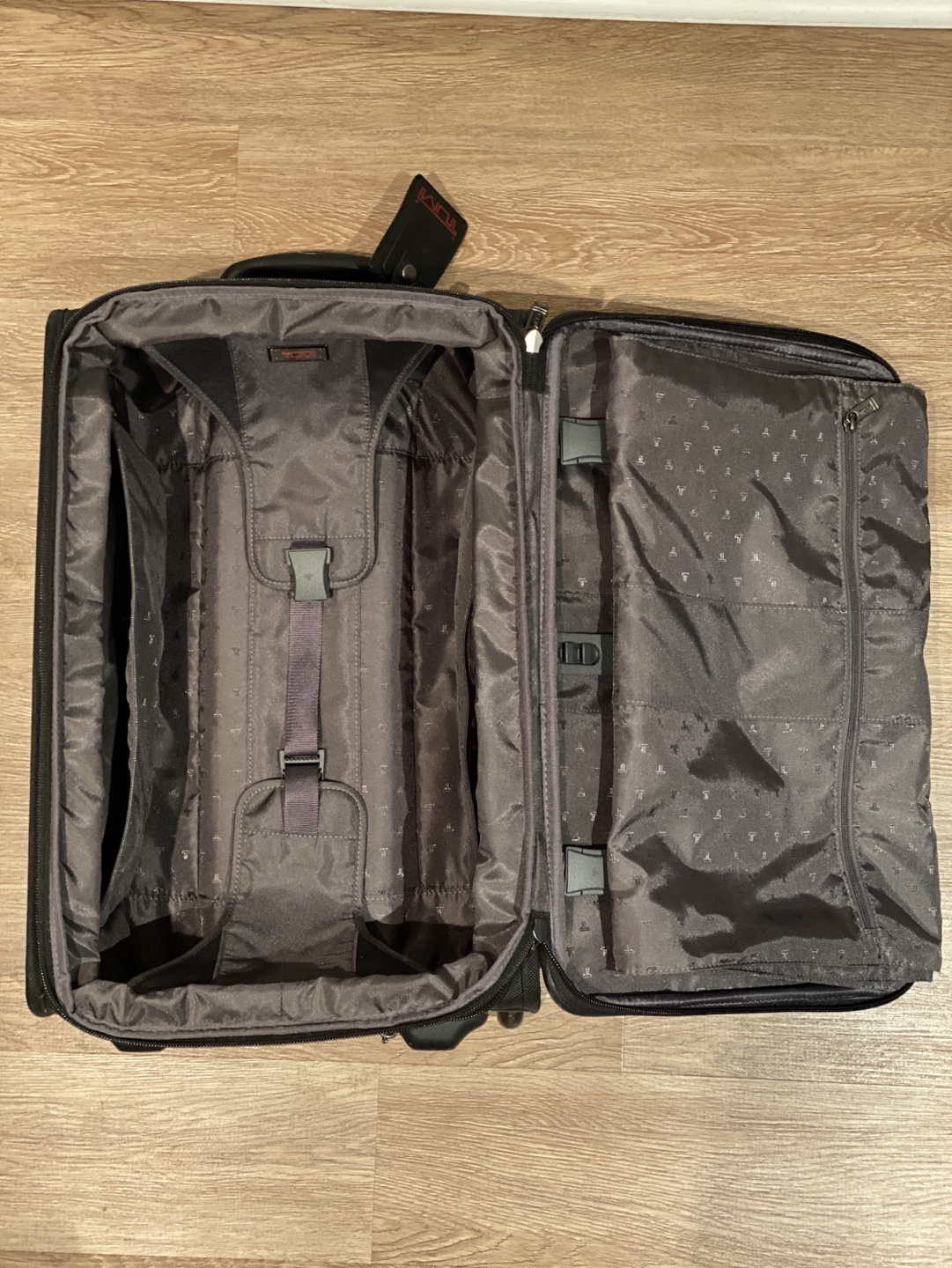 TUMI Alpha 22020D4 Up right Expandable carry on - photo 3