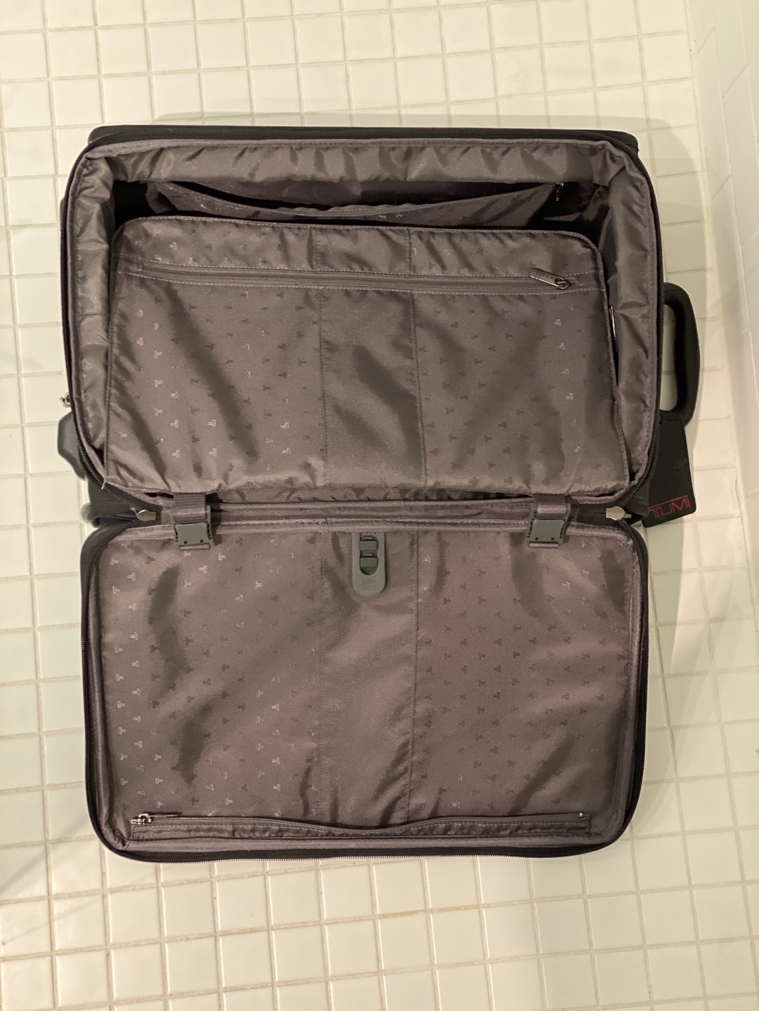 TUMI Alpha 22020D4 Up right Expandable carry on - photo 4