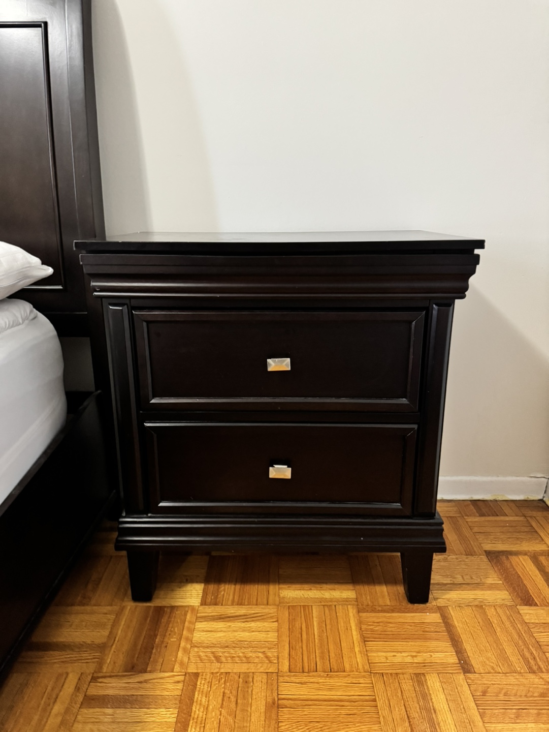 Dark Brown Bedroom Set - Queen Sized - photo 5