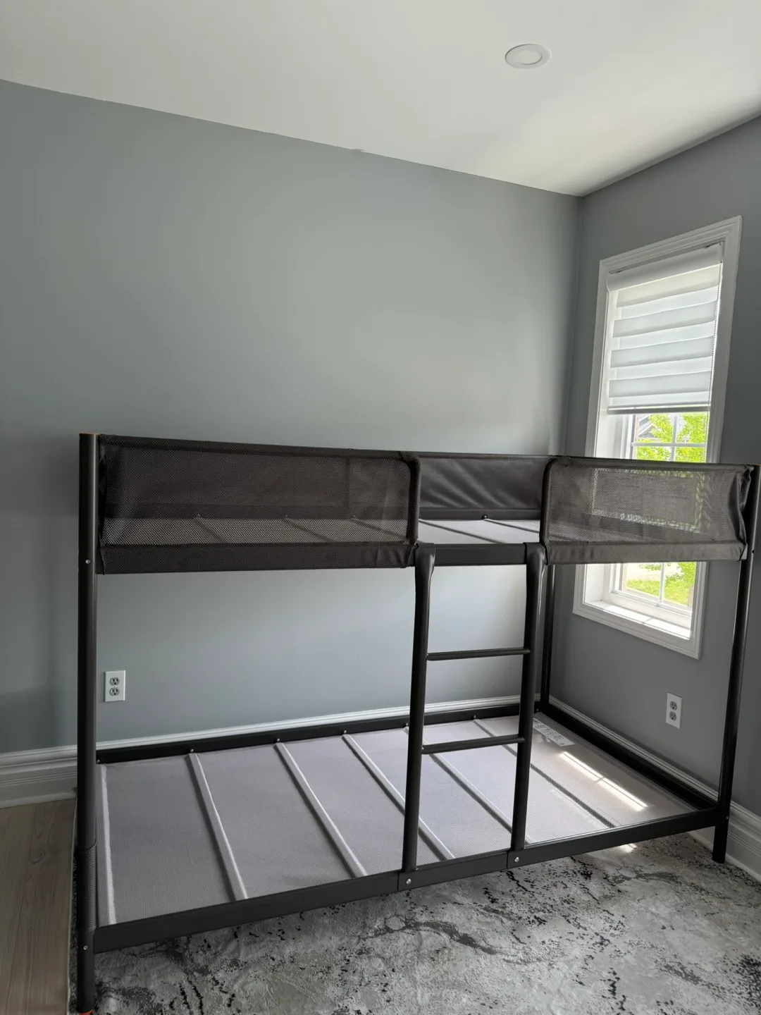 Twin-over-Twin Bunk Bed - Metal Frame image indicator(2)