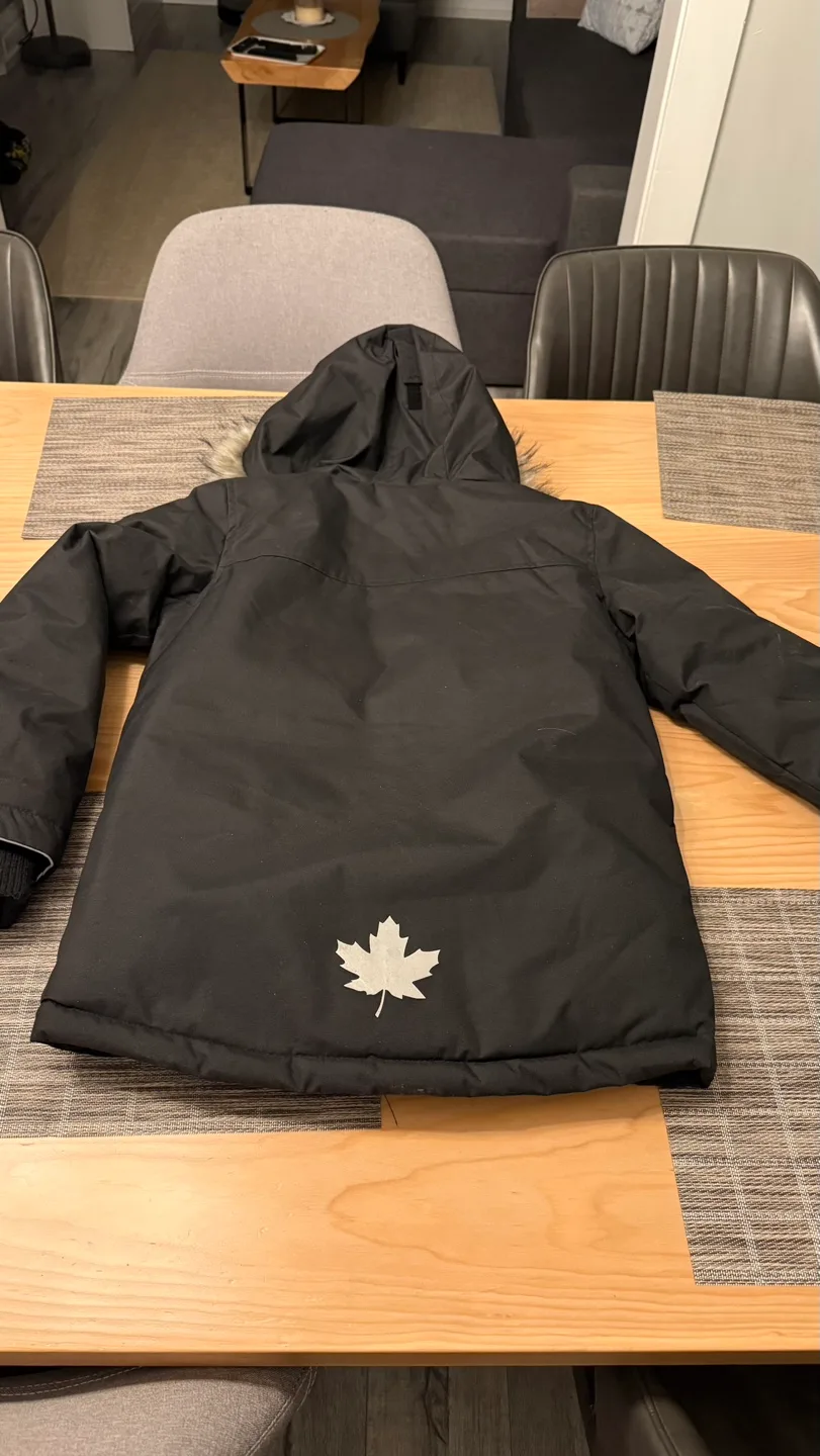 Canadiana Boys' Size Large Black Winter Parka image indicator(4)
