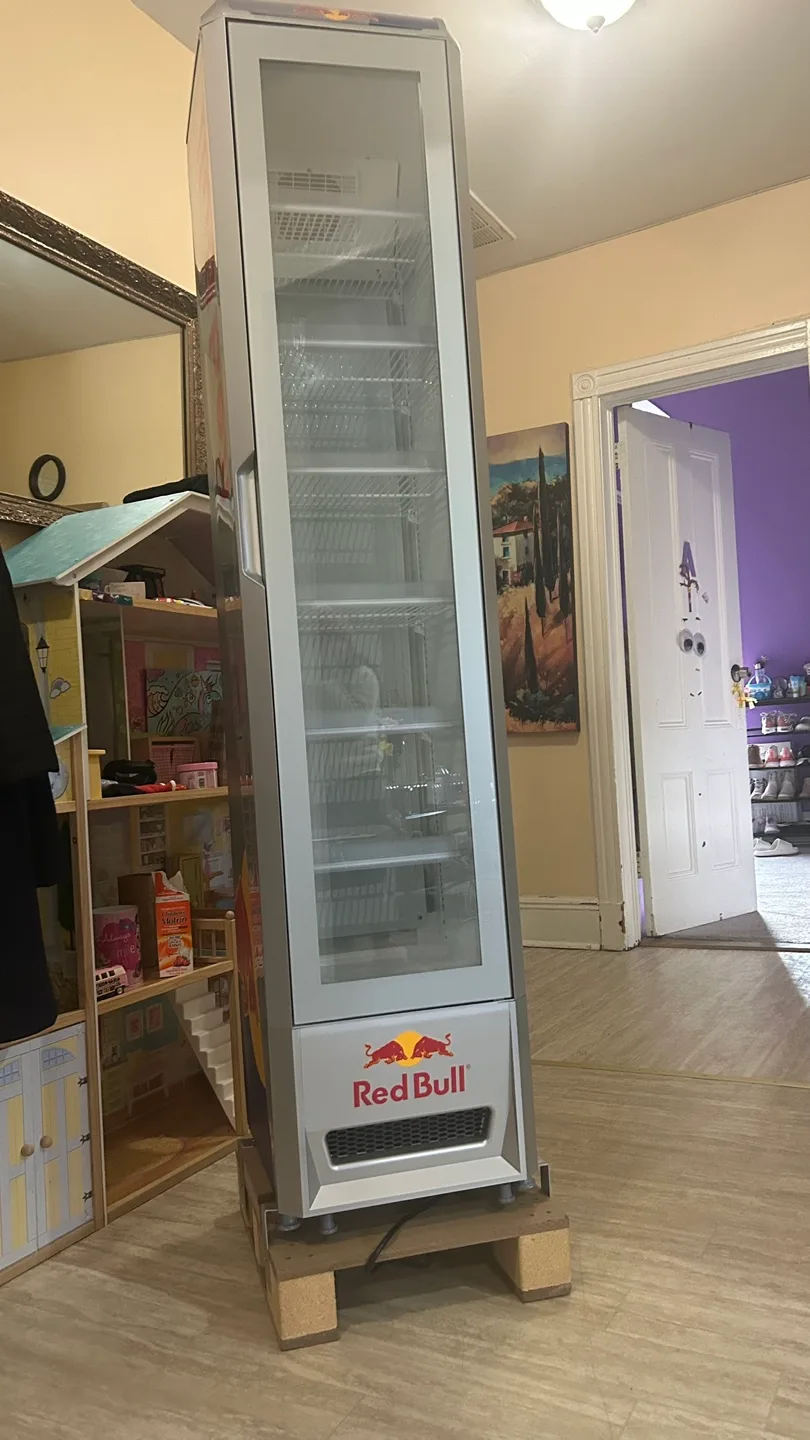 Red Bull Branded Commercial Refrigerator image indicator(6)