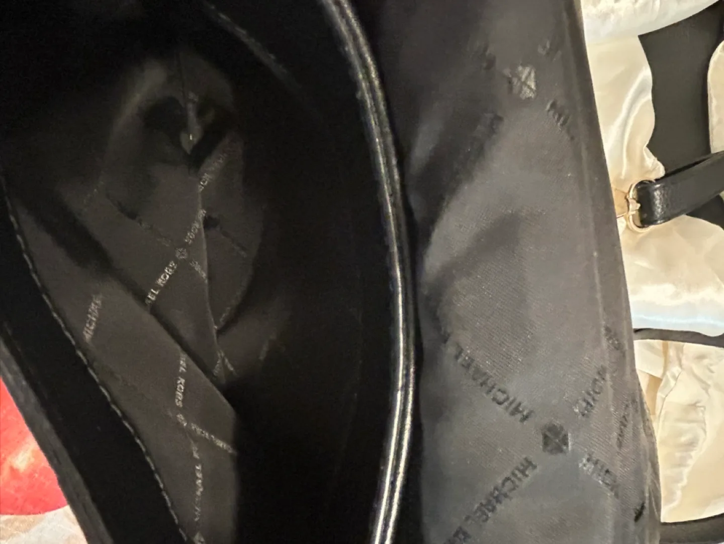 Michael Kors Black Bedford Leather Shoulder Bag image indicator(5)