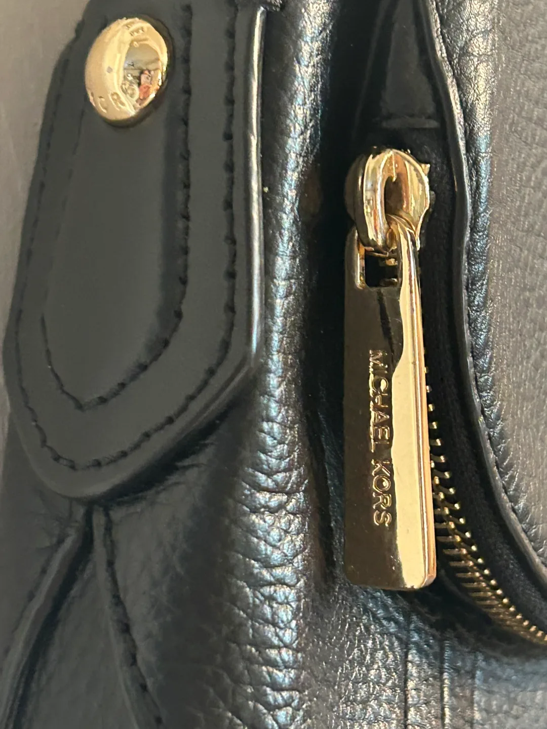Michael Kors Black Bedford Leather Shoulder Bag image indicator(2)