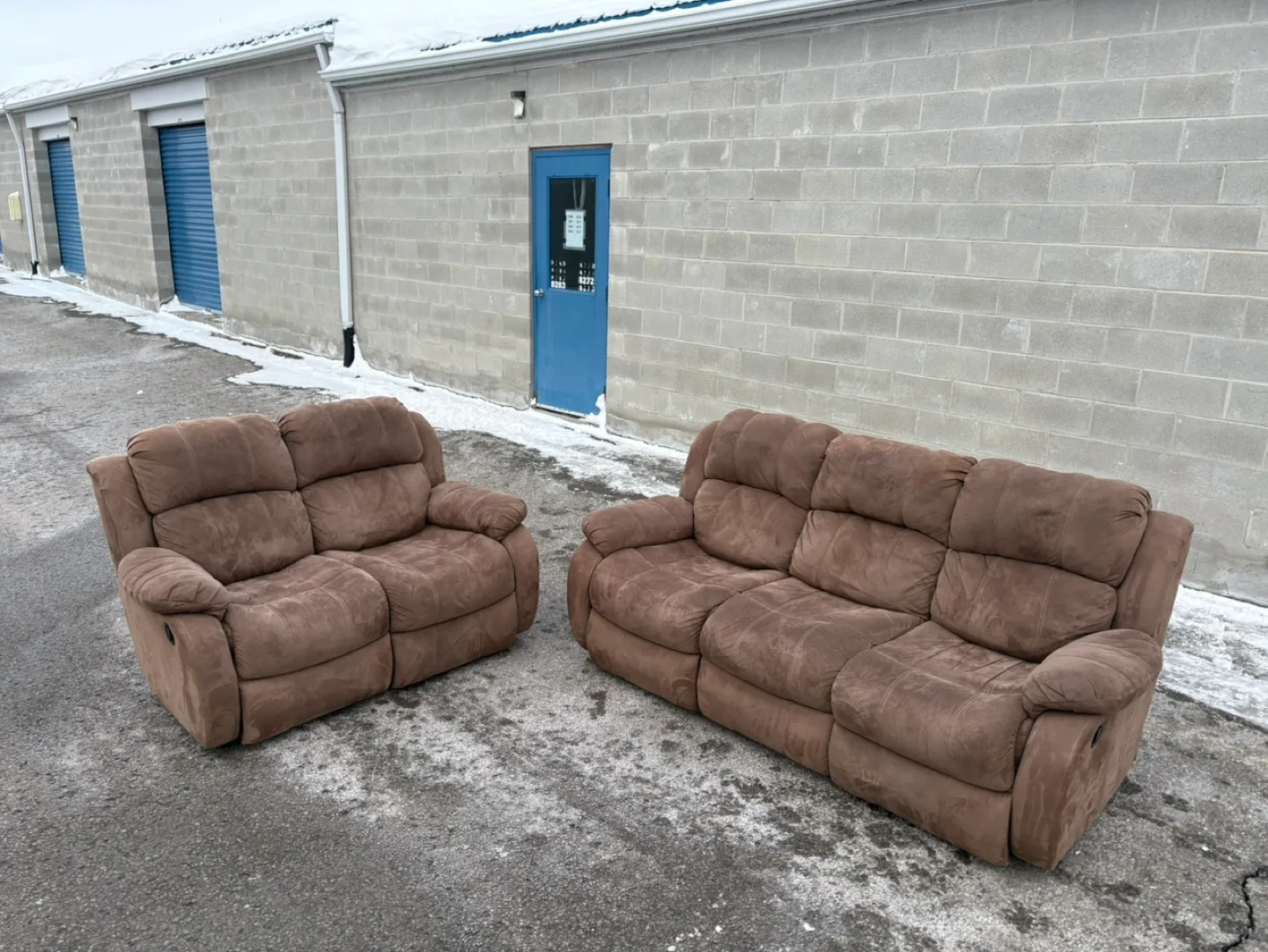 FREE DELIVERY✅• BROWN 2 PIECE RECLINER COUCH / SOFA SET thumbnail