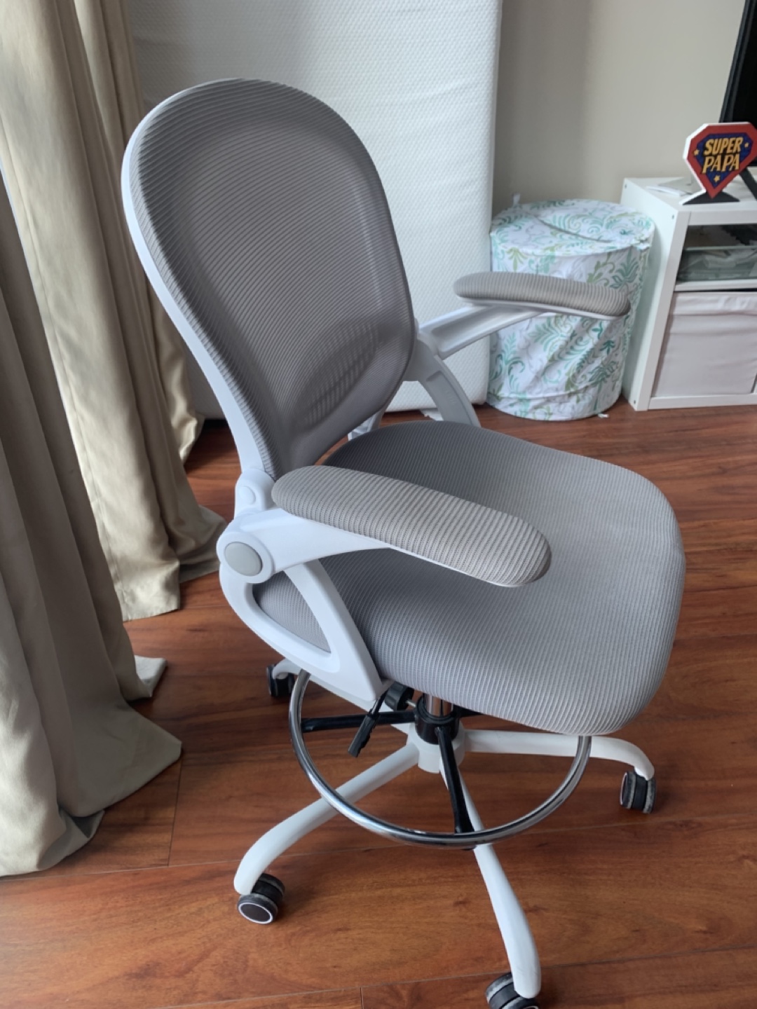 Grey Mesh Office Chair with Adjustable Height
