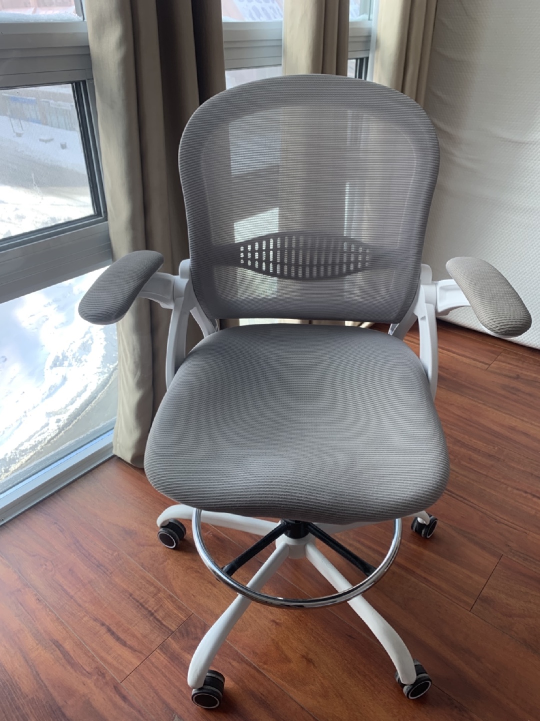 Grey Mesh Office Chair with Adjustable Height - photo 2