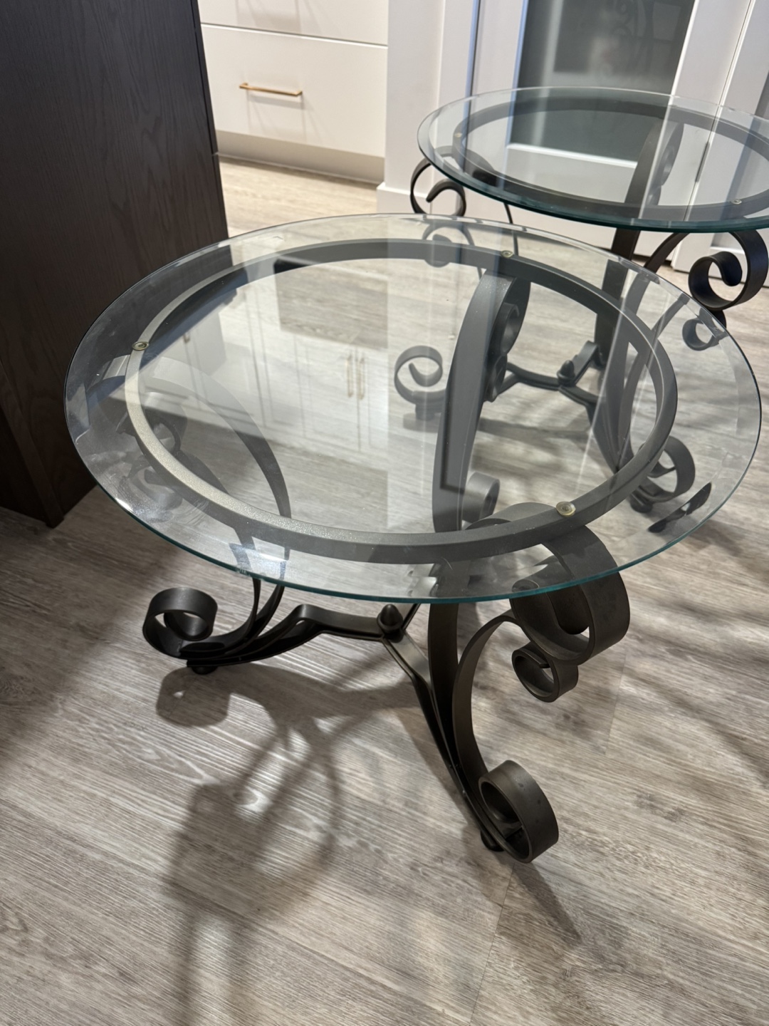 Pair of Ornate Glass-Top Side Tables - photo 3