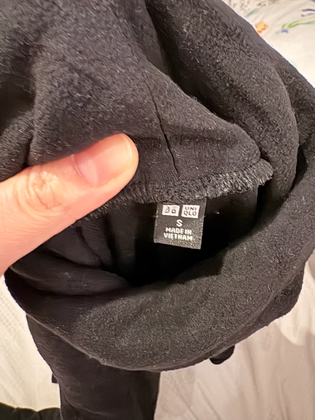 Uniqlo Heattech turtleneck sweater - size S image indicator(2)