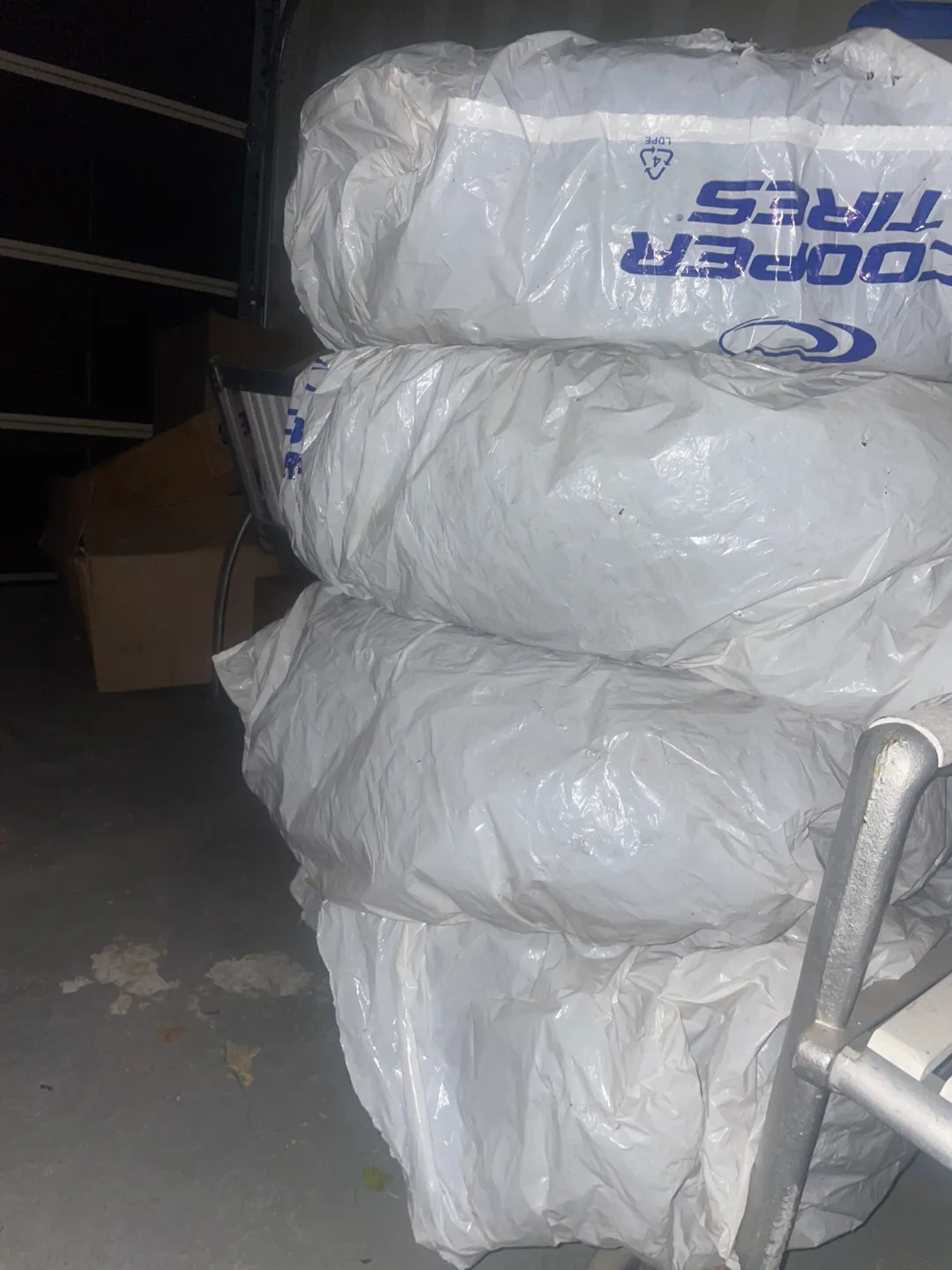 Goodyear winter tire size 235/55r17 image indicator(2)