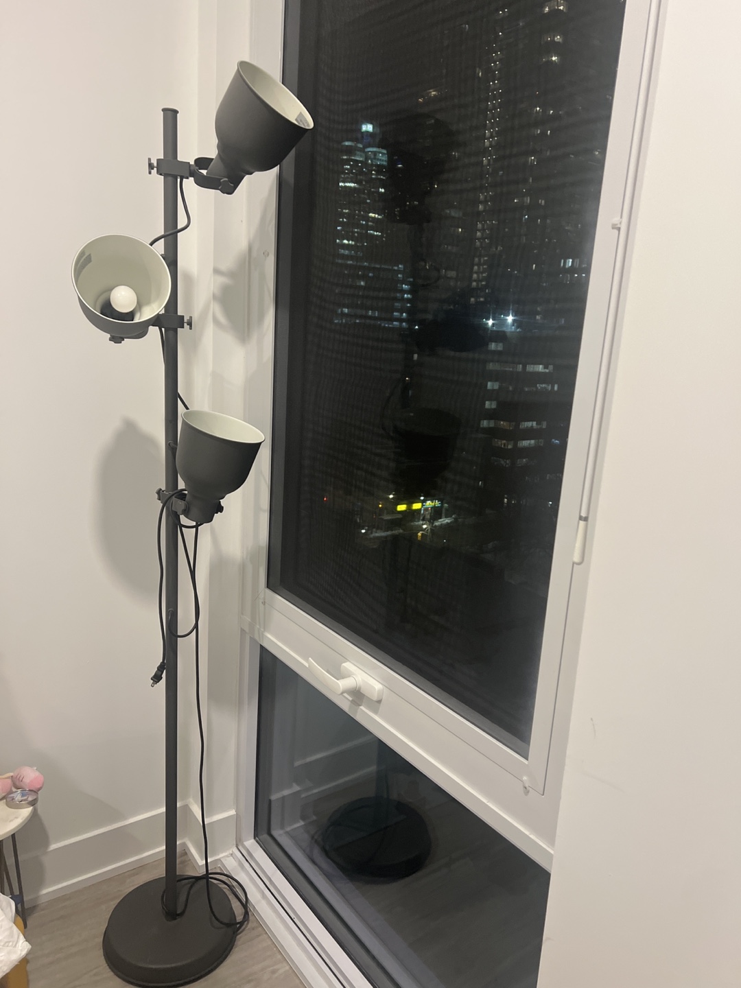 Three-light Tripod Floor Lamp