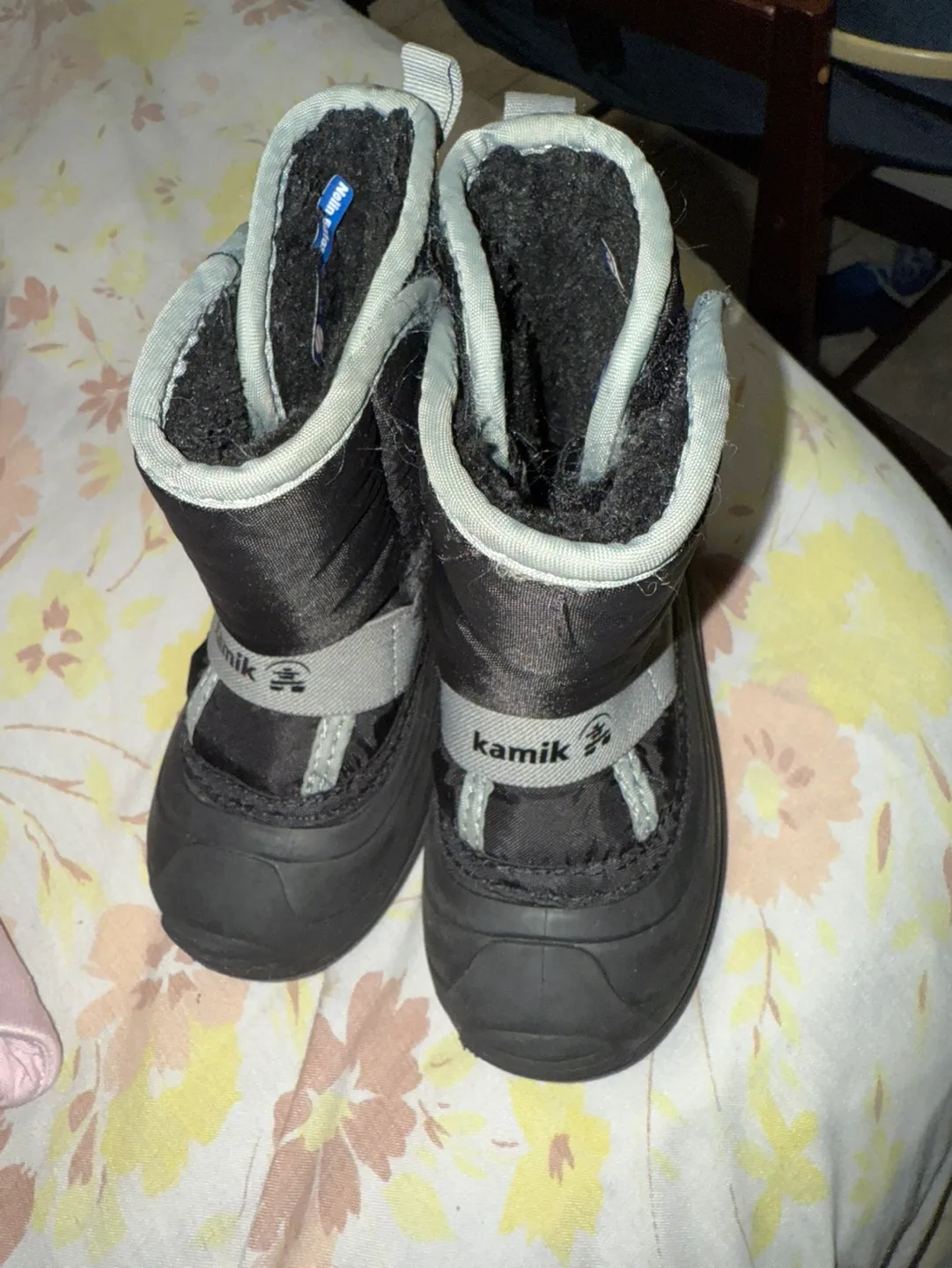 Upababy Bassinet and Kamik Baby Boots image indicator(4)