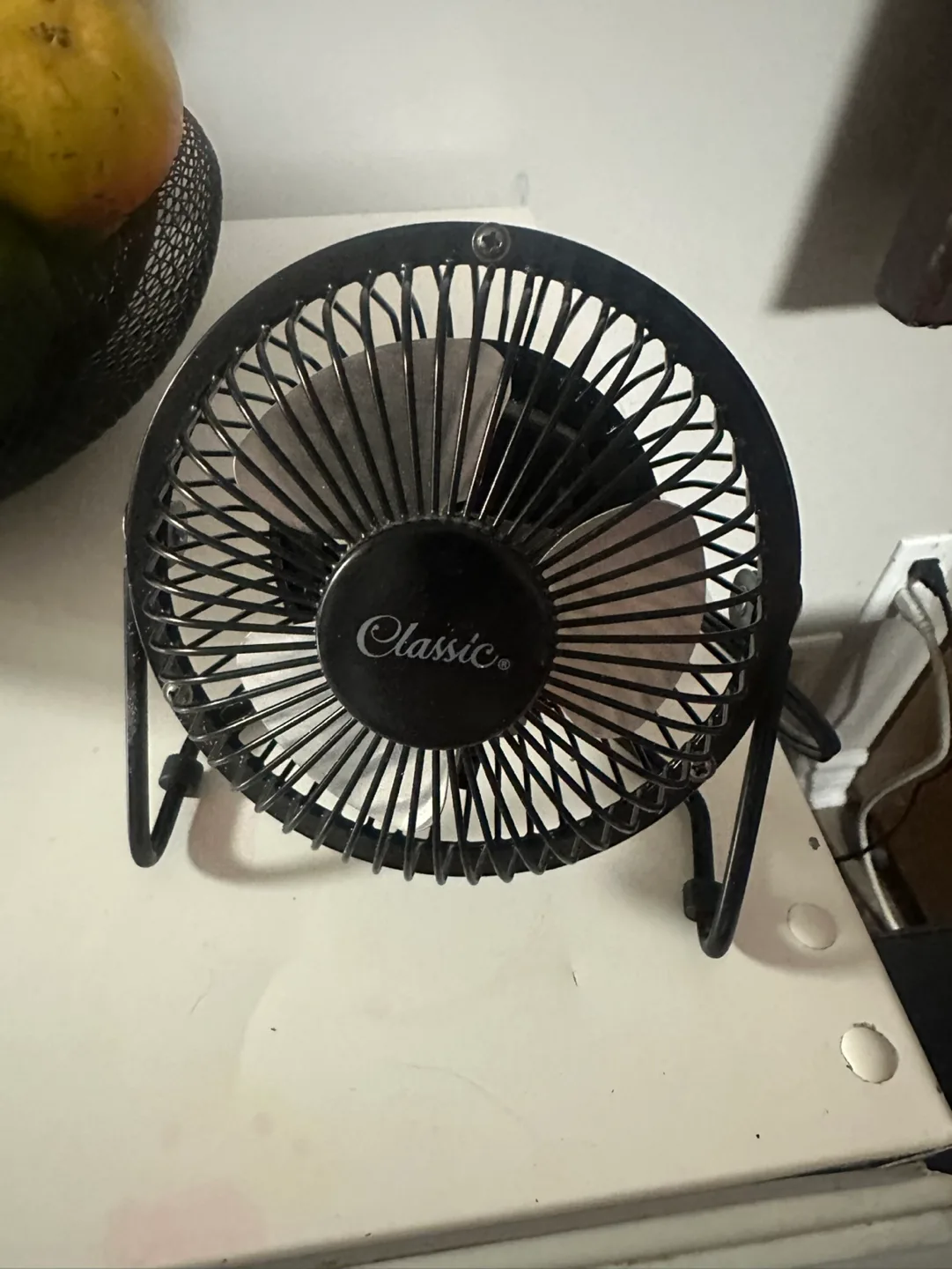 Classic 10.2 cm/4" Table Fan - Black image indicator(2)