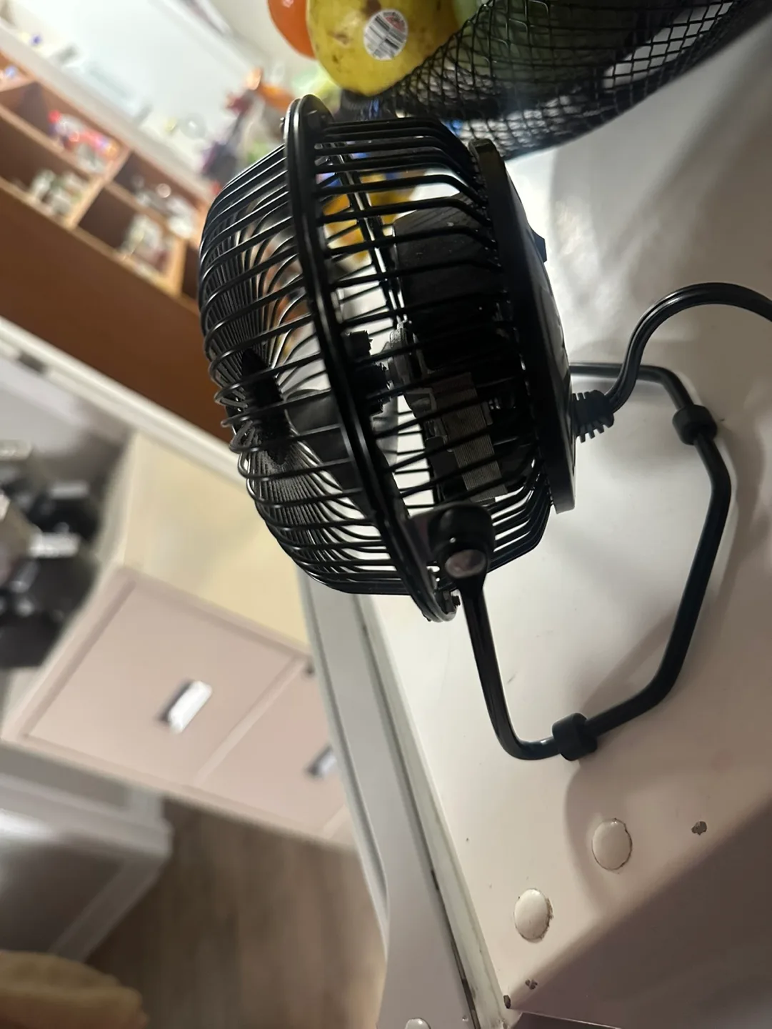 Classic 10.2 cm/4" Table Fan - Black image indicator(3)