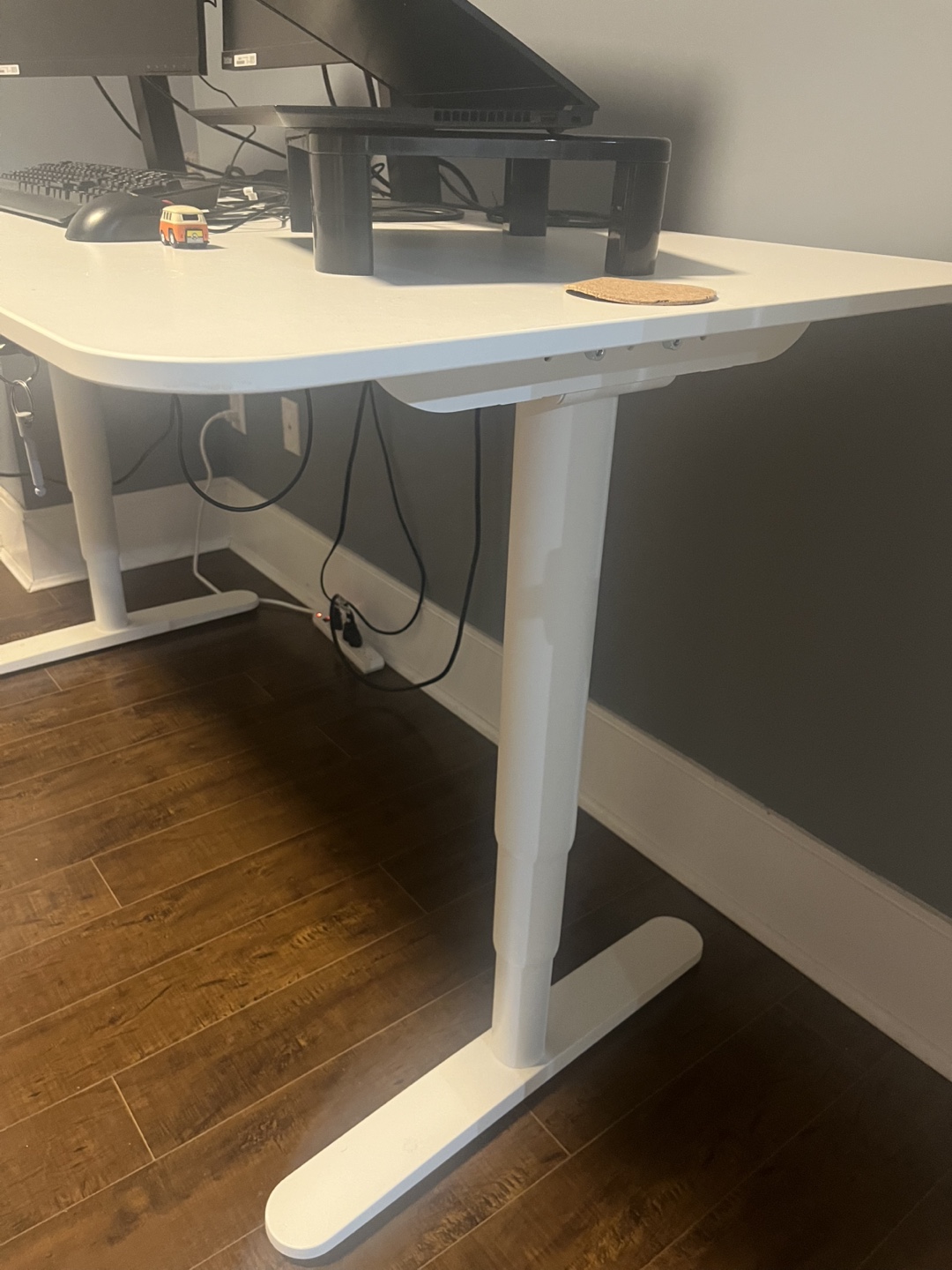 IKEA Bekant Electric Standing Desk - White - photo 2