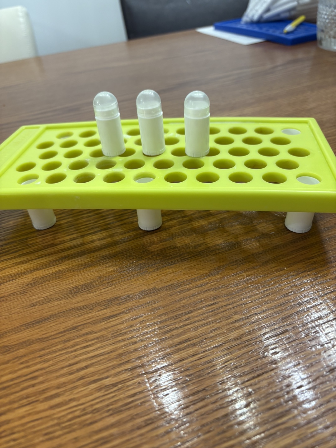 Short lip balm tubes - photo 3