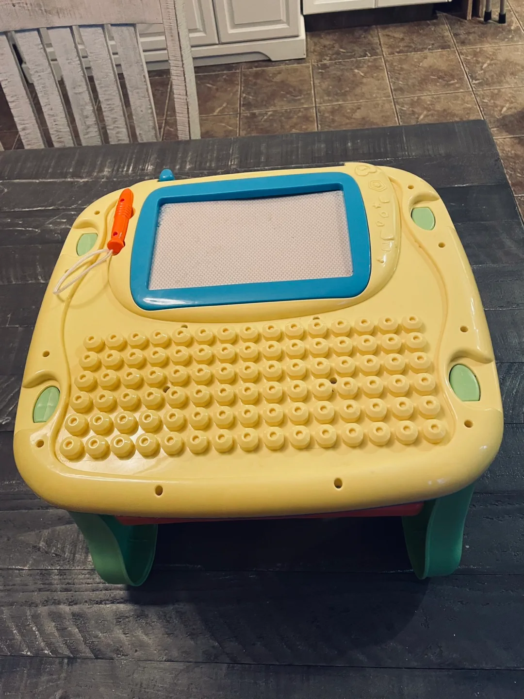 Double sided 2-in-1 Activity Table for Toddlers image indicator(2)