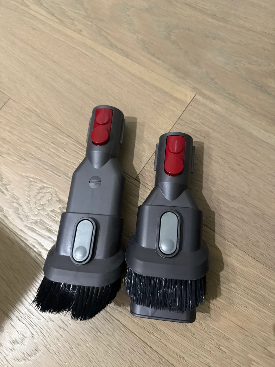 Dyson V10 Fluffy and other attachments image indicator(6)