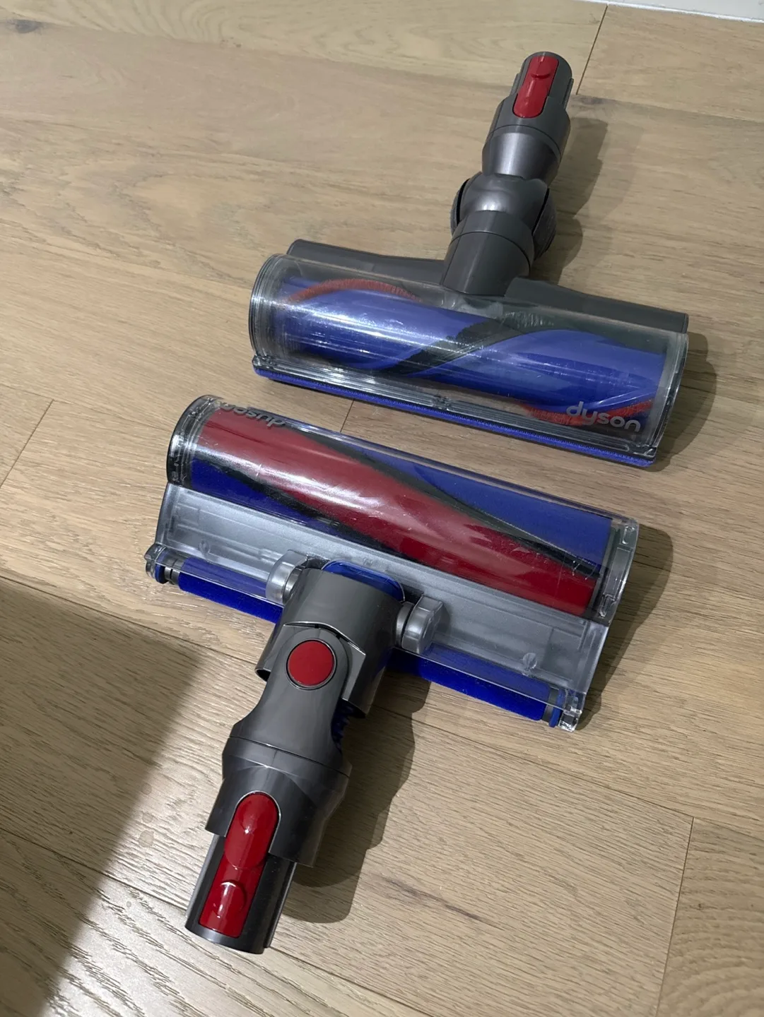 Dyson V10 Fluffy and other attachments image indicator(2)