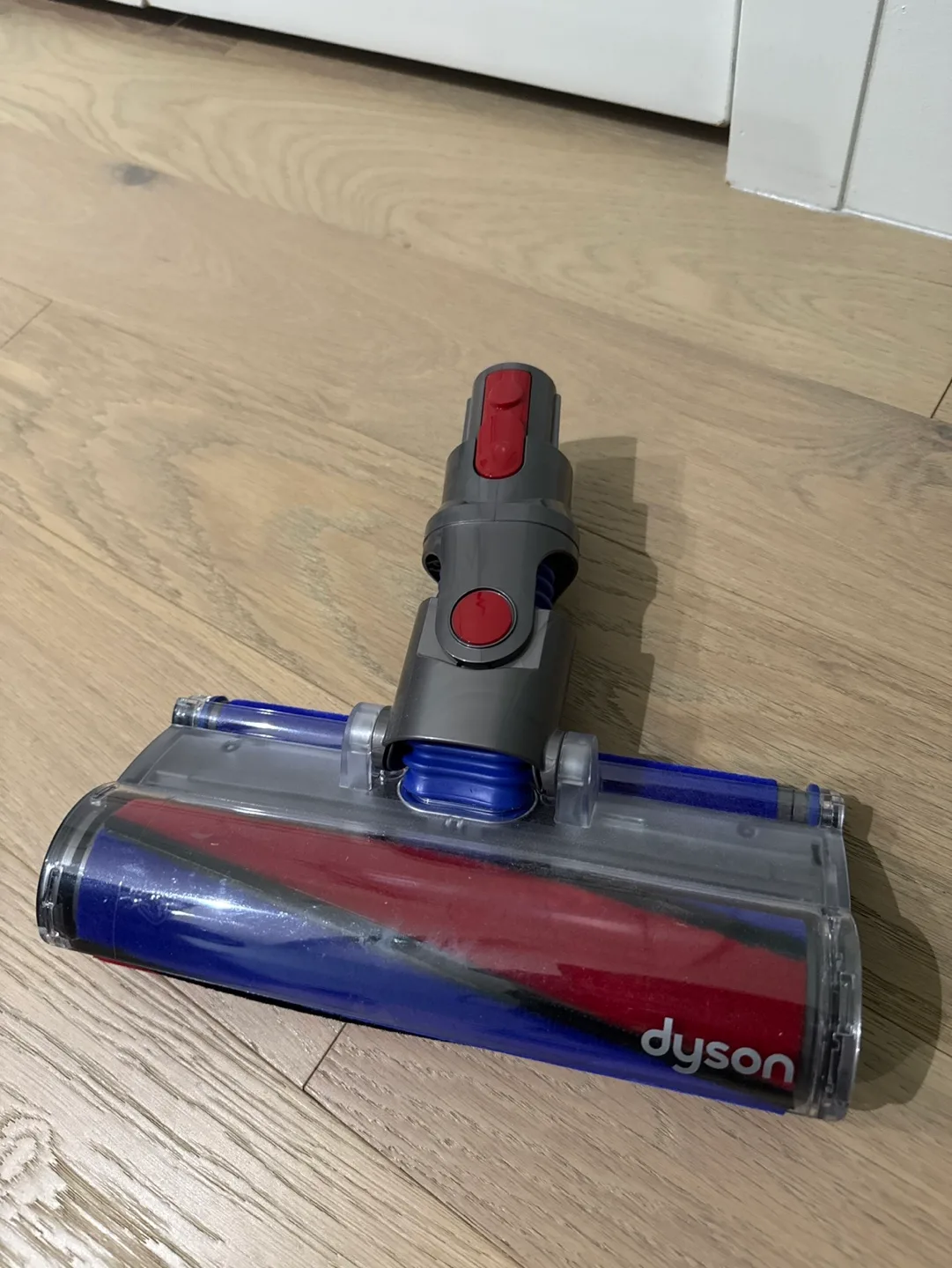 Dyson V10 Fluffy and other attachments image indicator(4)