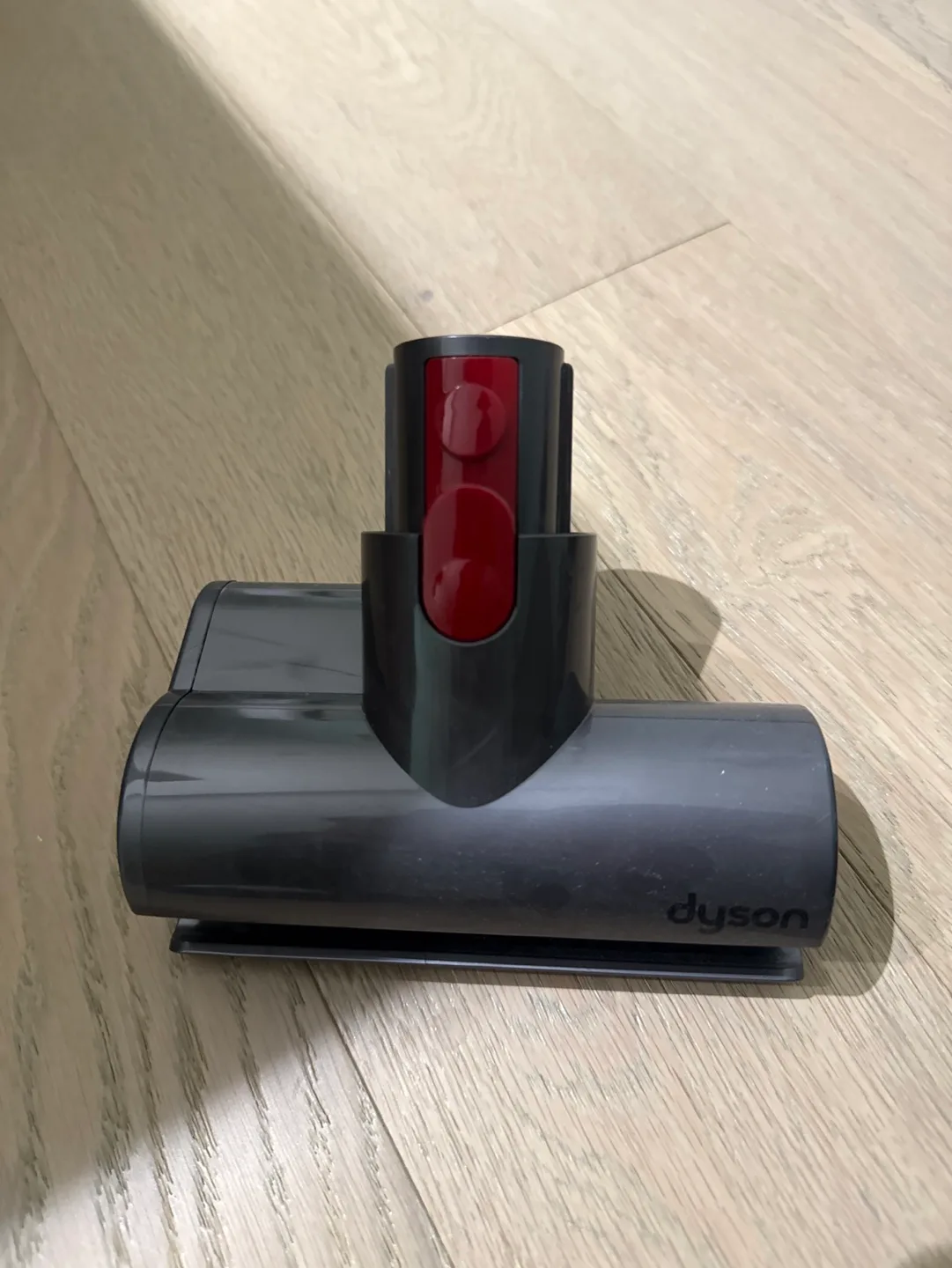Dyson V10 Fluffy and other attachments image indicator(8)