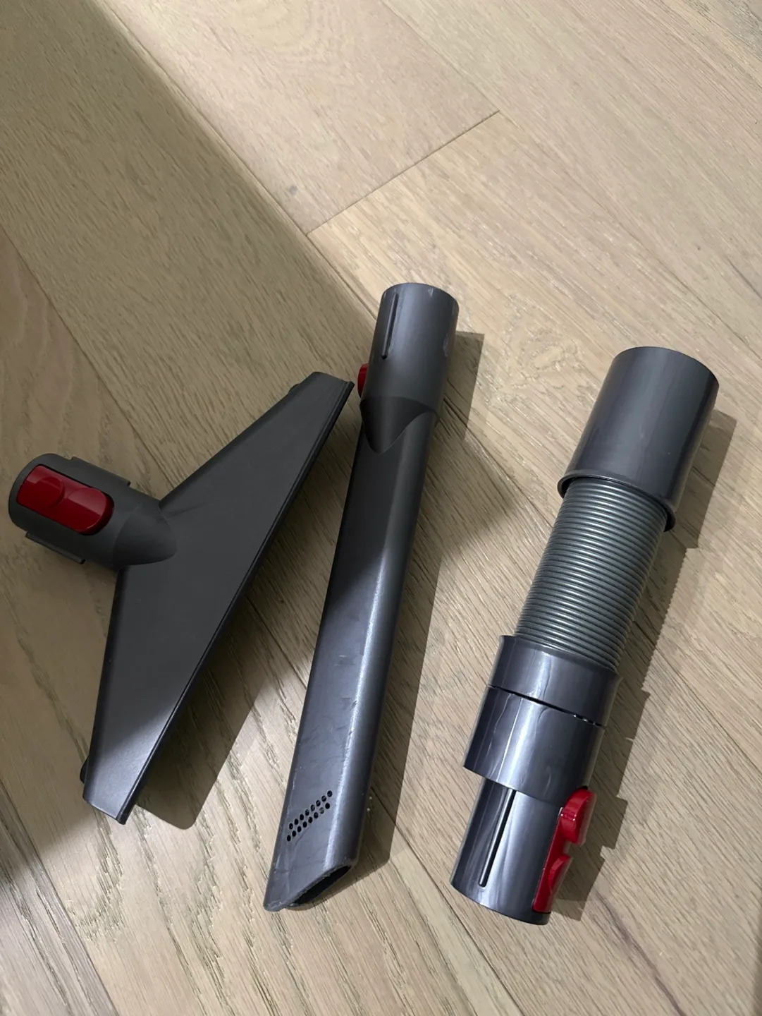 Dyson V10 Fluffy and other attachments image indicator(7)