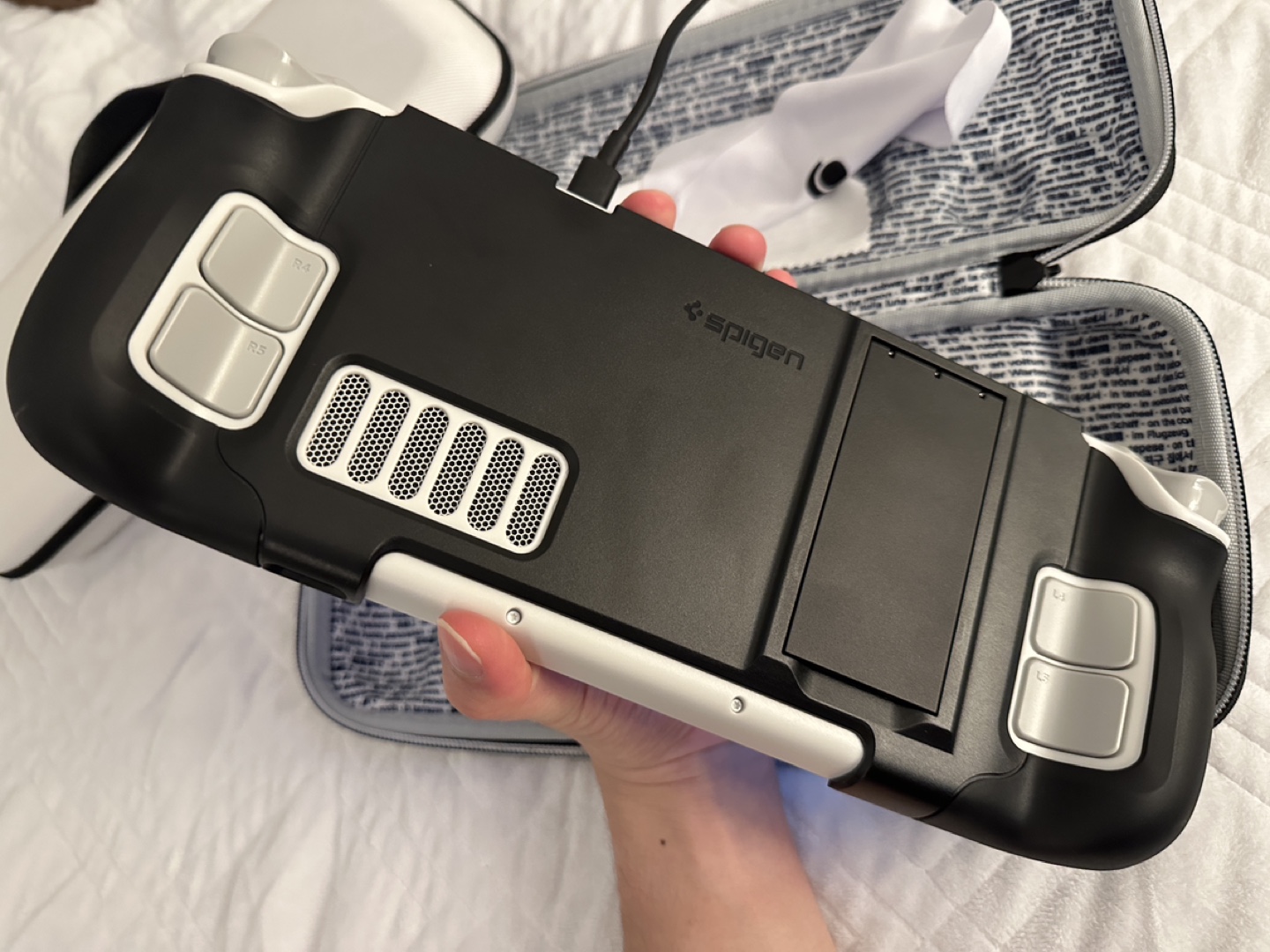2024 Limited Edition White Steam Deck (OLED 1TB) - photo 4