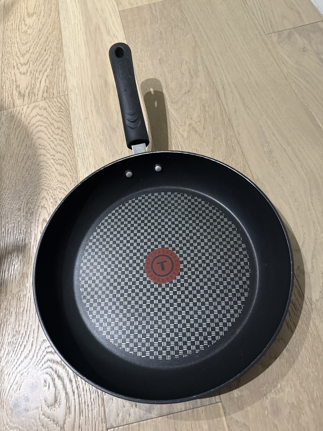 Set of four T-fal frying pans - photo 2