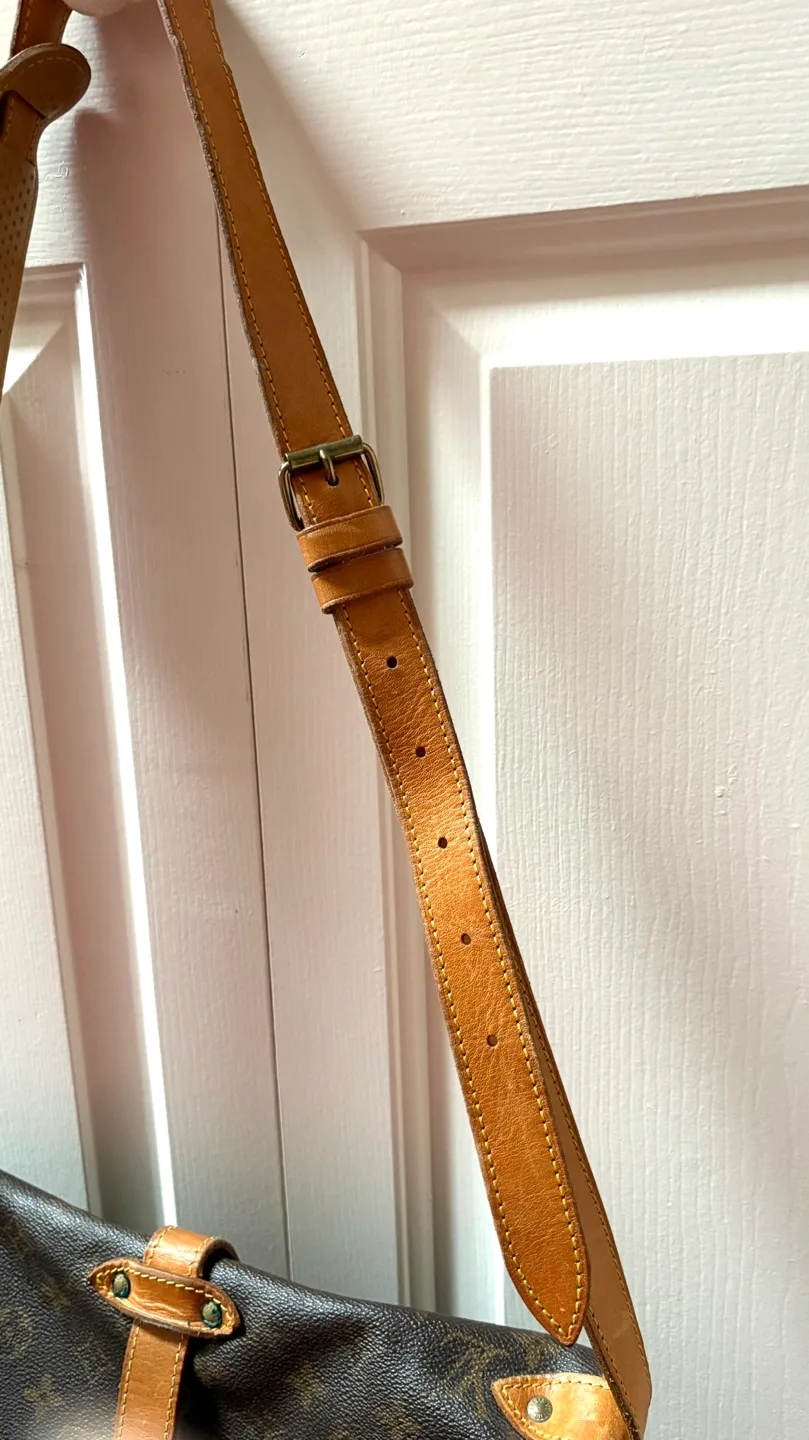 90's LOUIS VUITTON  Monogram  Messenger Bag image indicator(7)