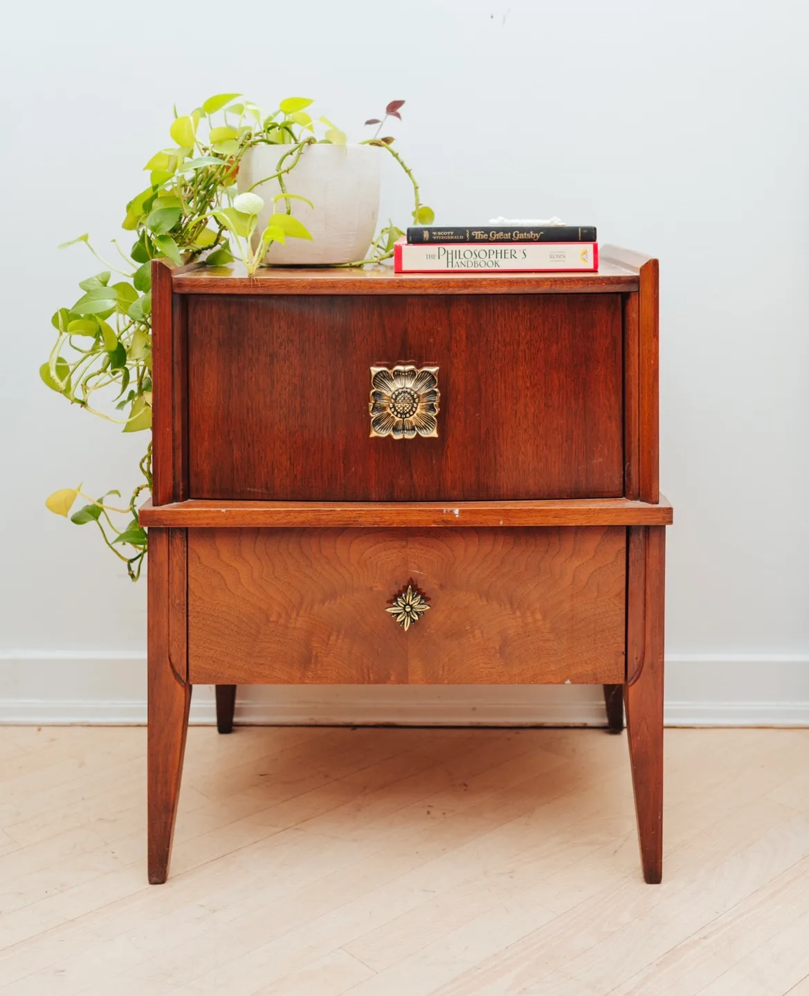 Midcentury Vintage Nightstand 🤎 thumbnail
