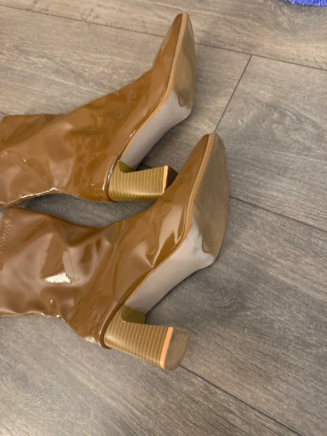 Brown Patent Leather Block Heel Boots image indicator(4)