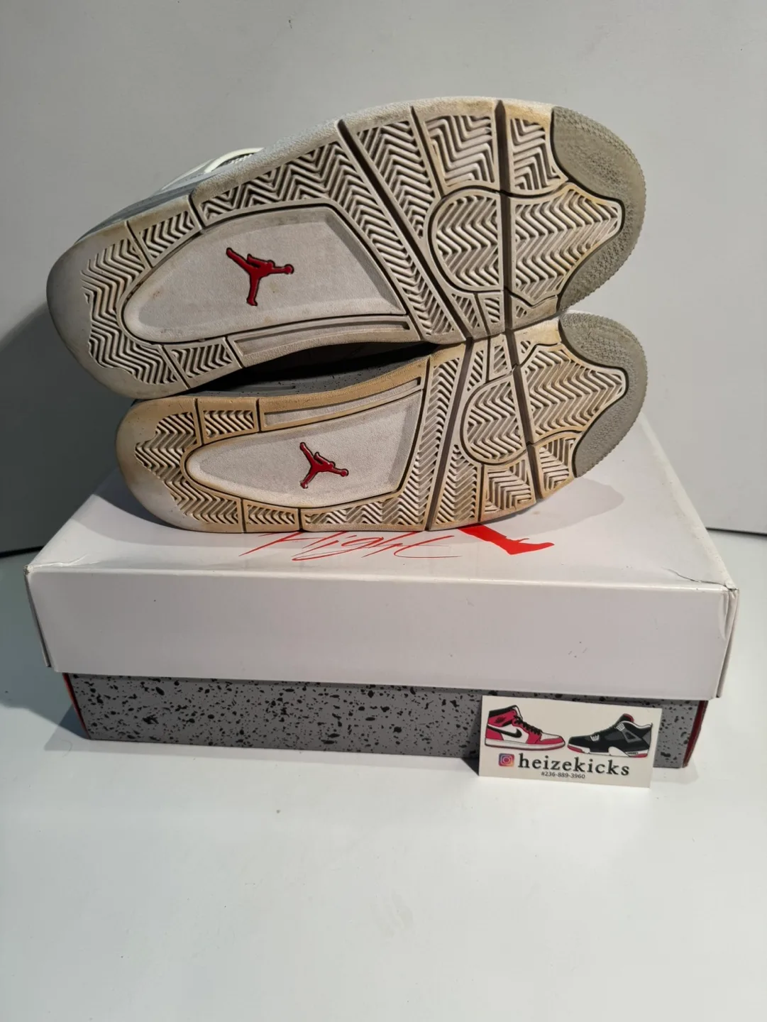 Jordan 4 Oreo size 8.5 image indicator(5)