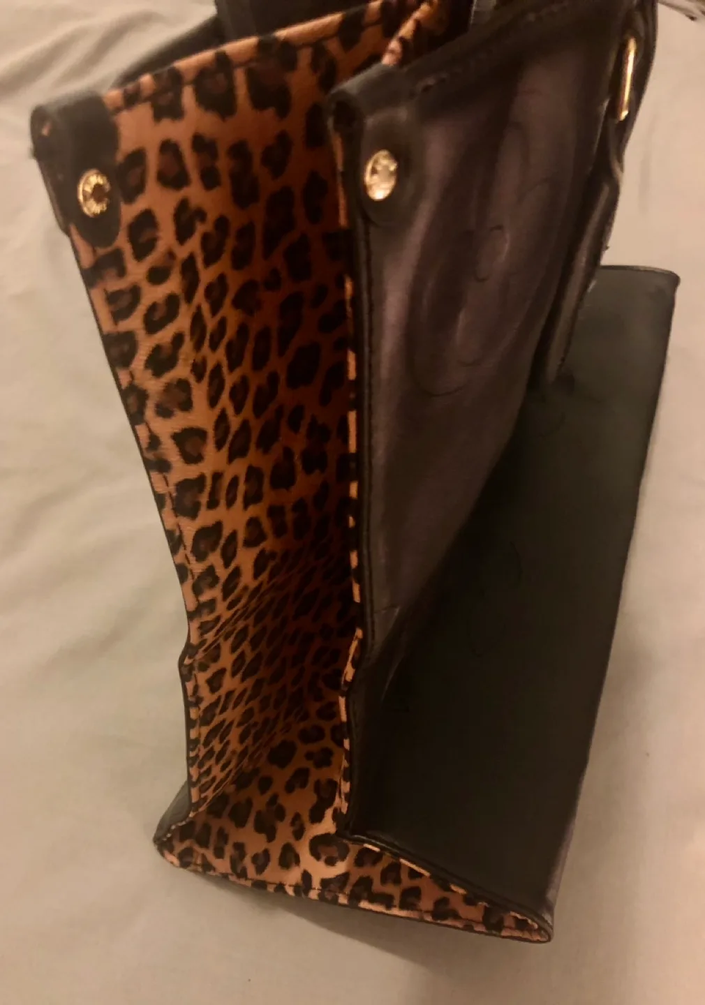 New black LV tote bag image indicator(3)